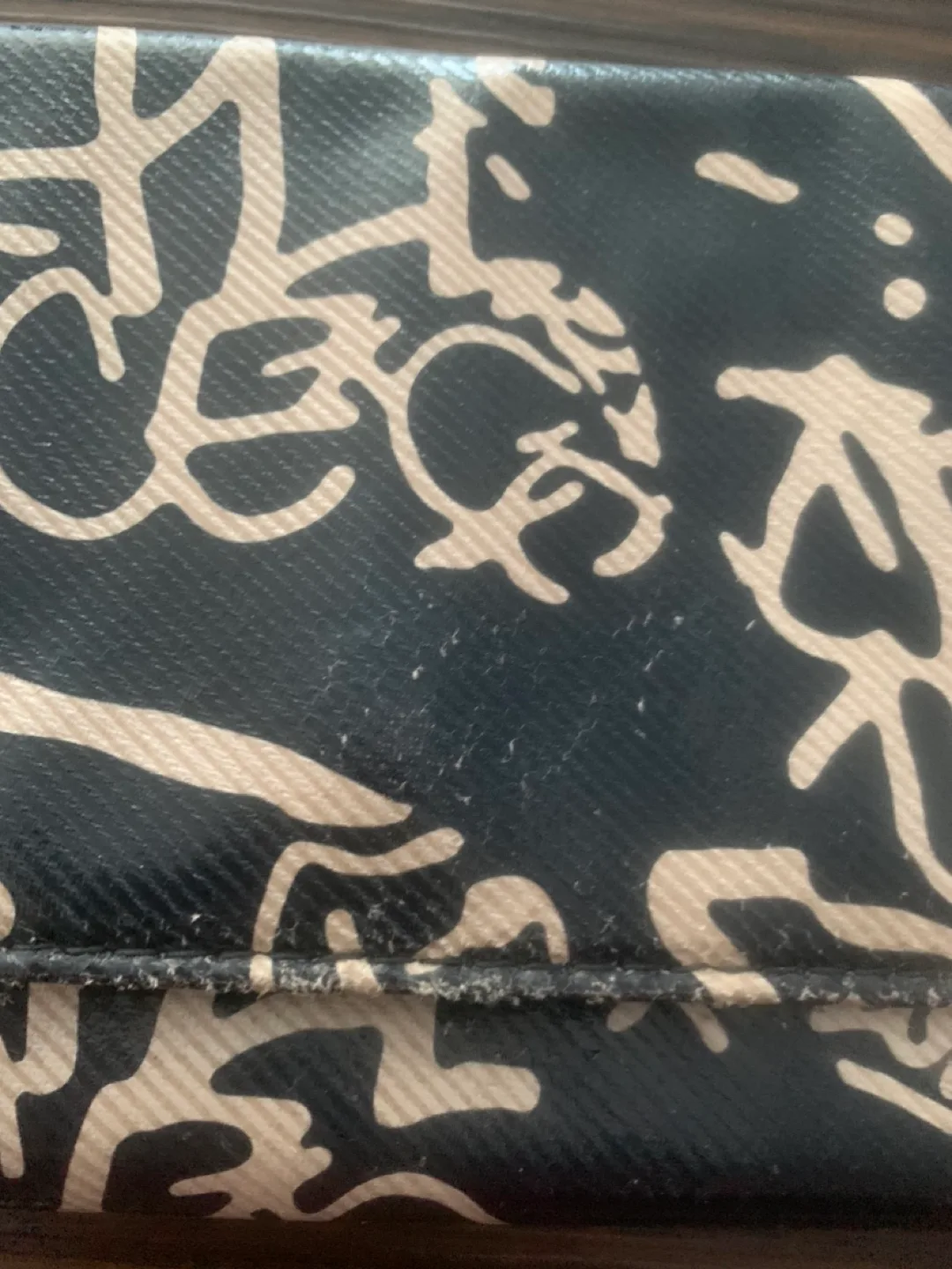 Pretty Little Thing Black Script Print Shoulder Bag image indicator(3)