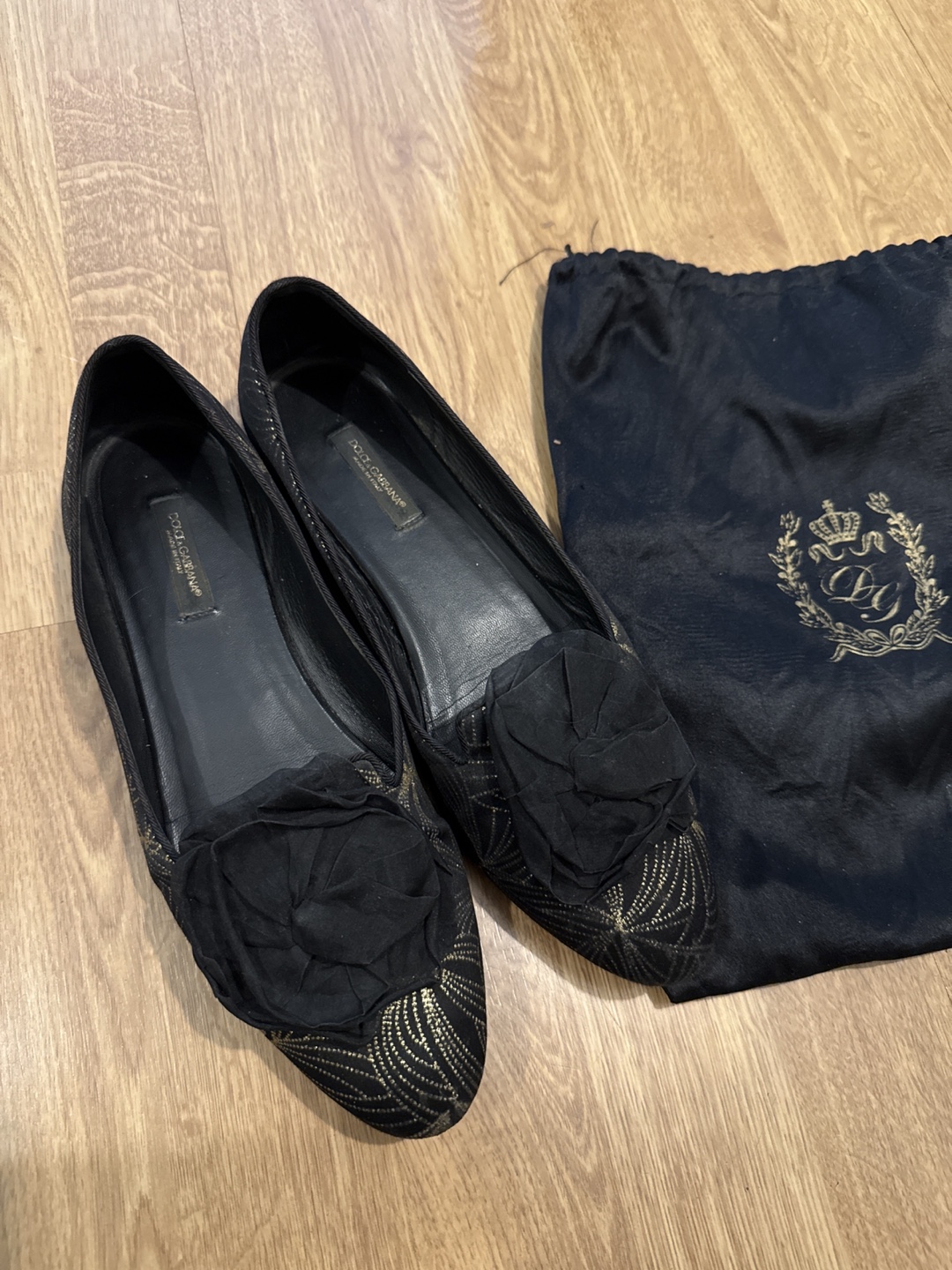 Authentic Dolce & Gabbana Black and Gold Loafers Size 39