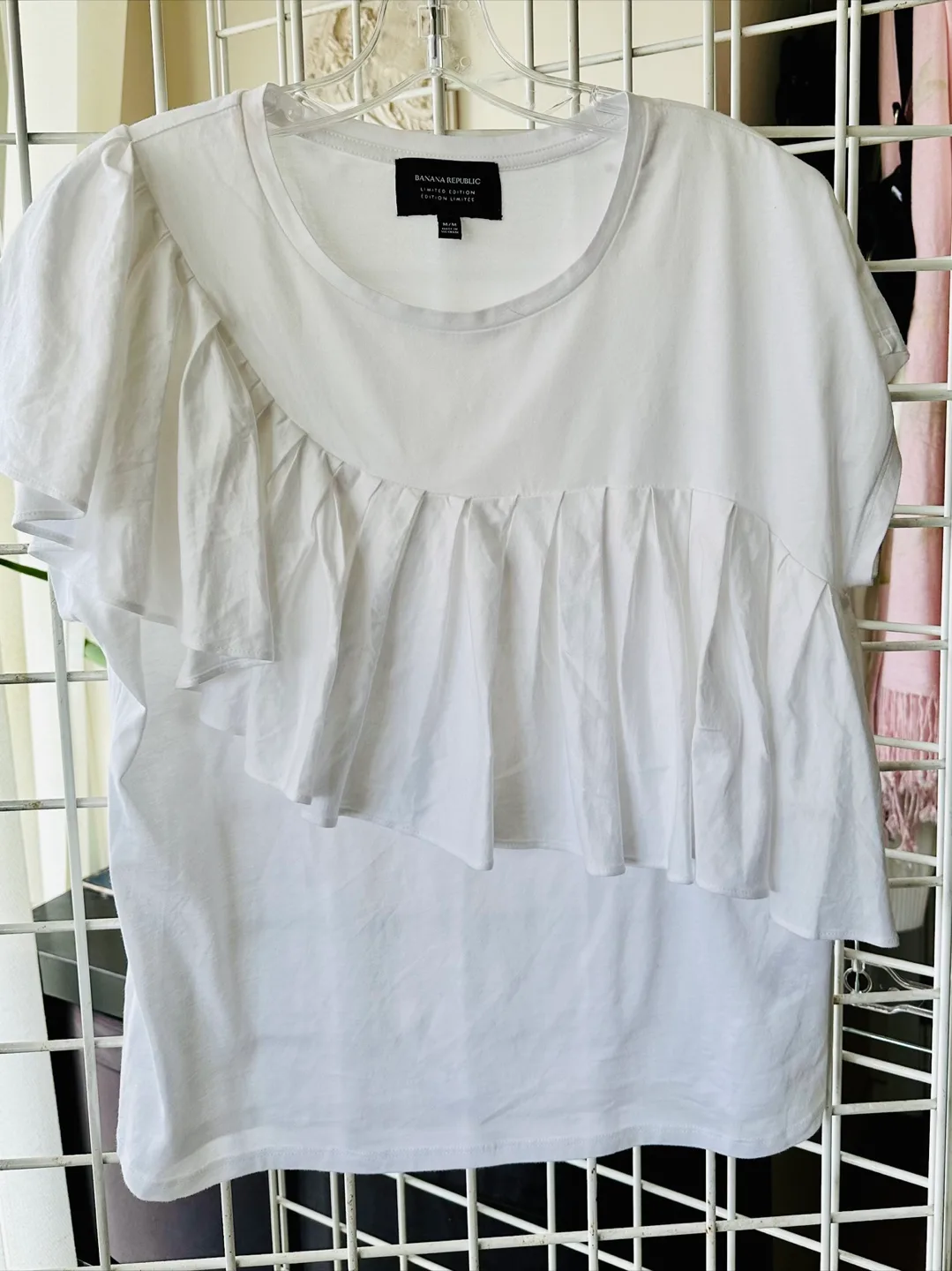 Banana Republic Limited Edition White Ruffled Top - Size M thumbnail