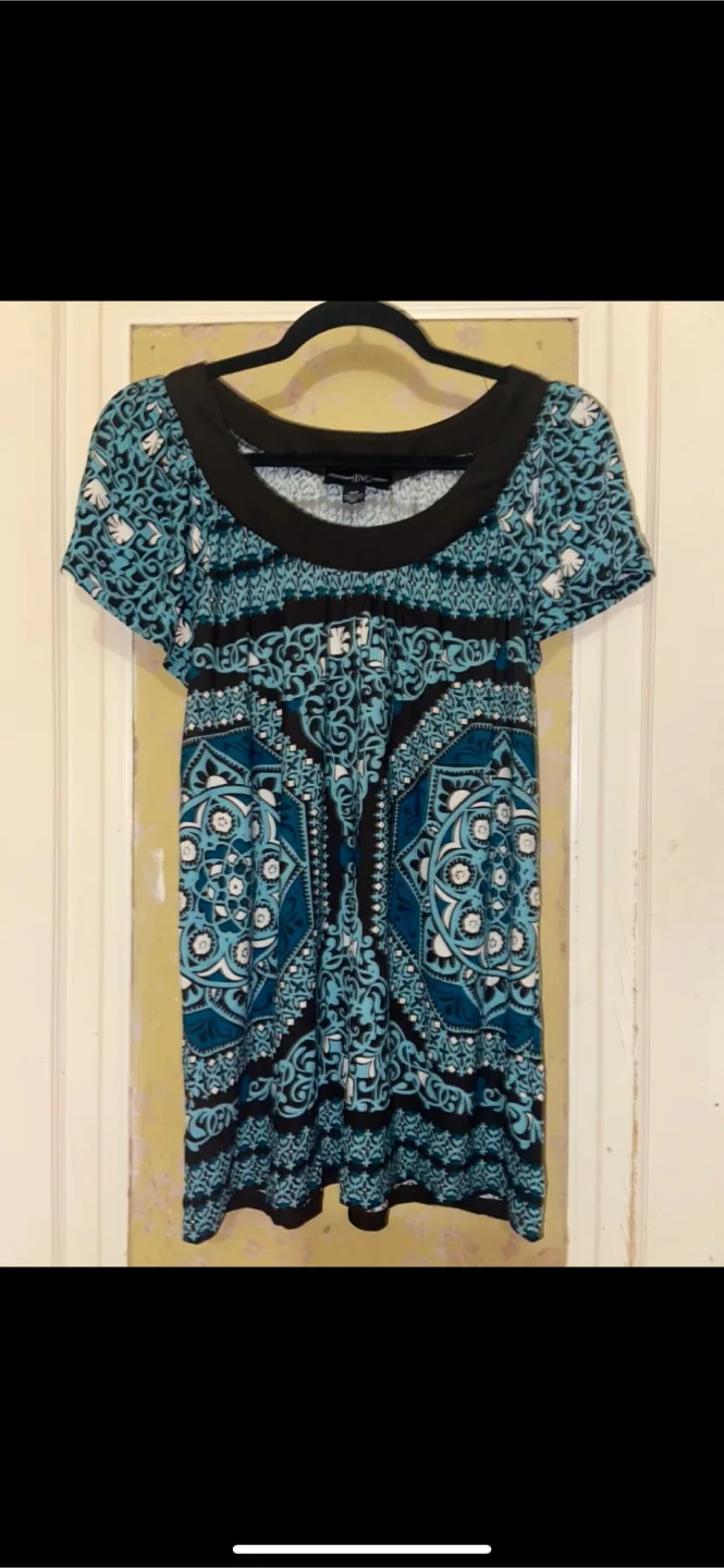 Women’s tops size Medium image indicator(8)