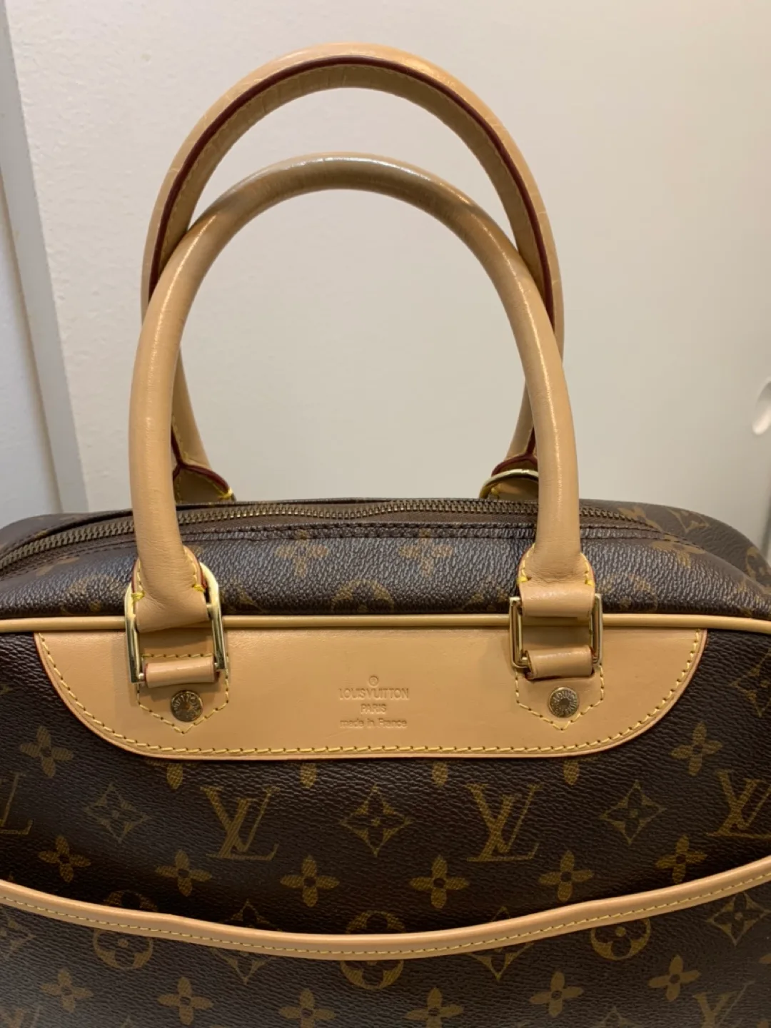 Louis Vuitton Deauville Monogram Canvas Handbag image indicator(2)