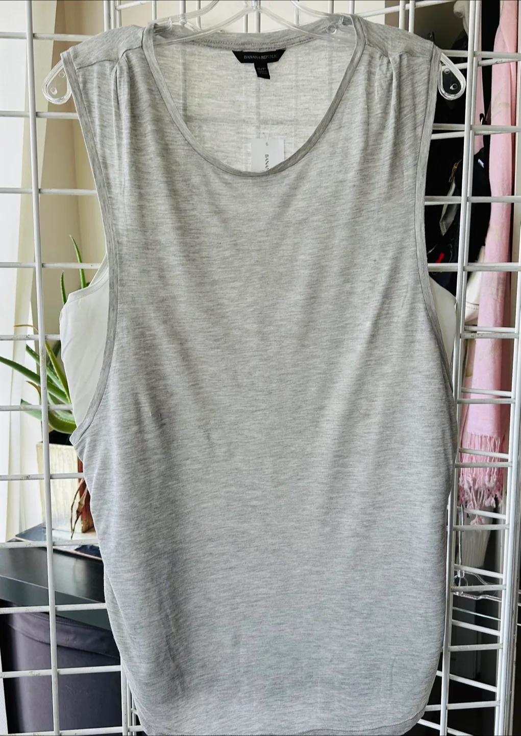 Banana Republic Grey Sleeveless Top Size Small/Petite thumbnail