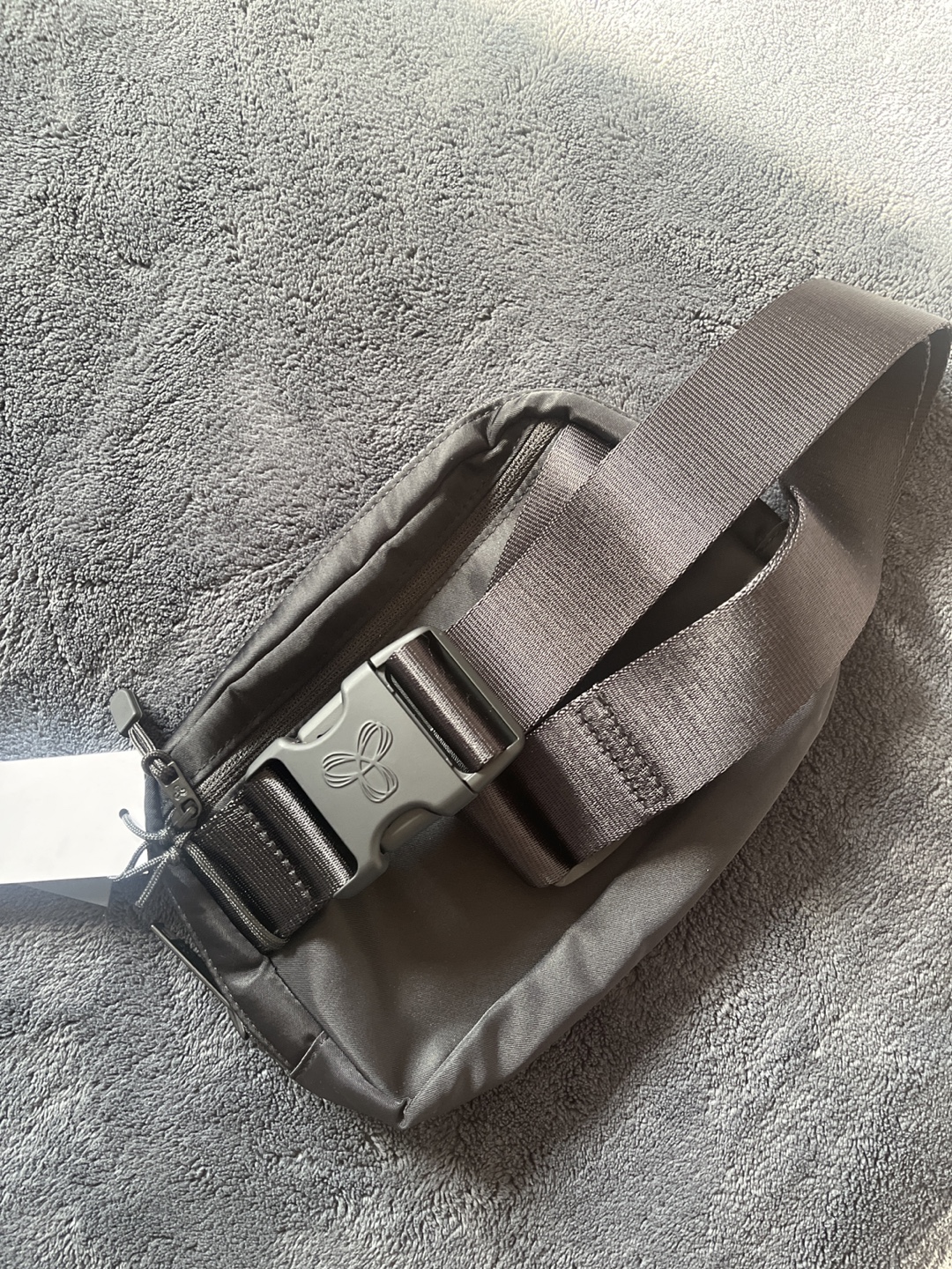 New Black Aritzia Fanny Pack - photo 2