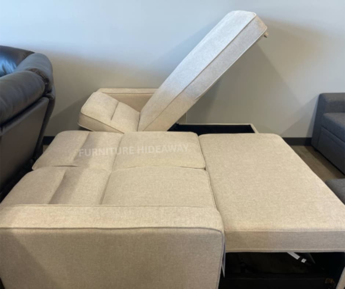 SMALL SOFA BED W/ REVERSIBLE CHAISE & STORAGE- SALE SALE 🔥 - photo 2