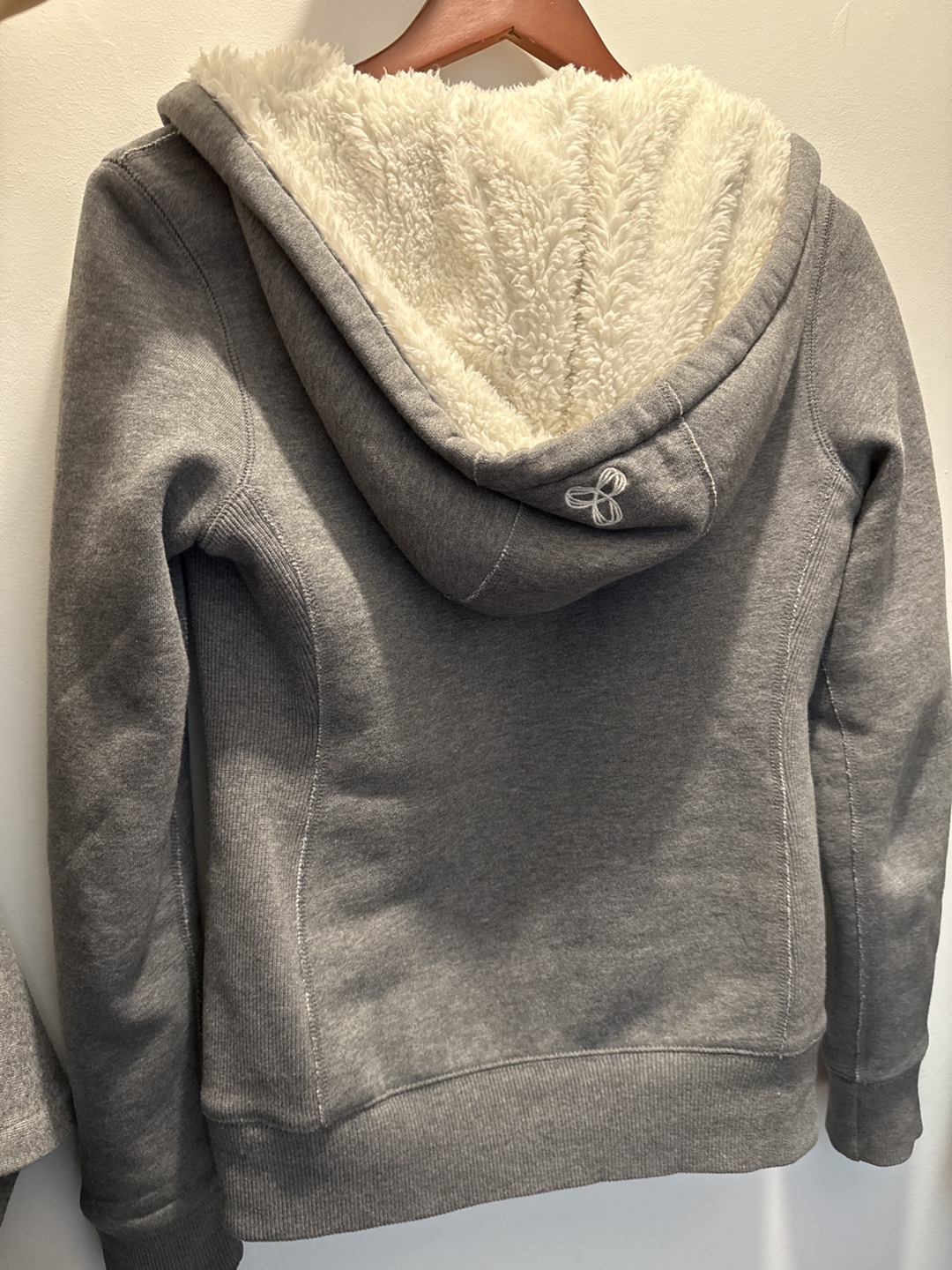 TNA Aritzia Small Grey Zip-Up Hoodie with Sherpa Lining - photo 3
