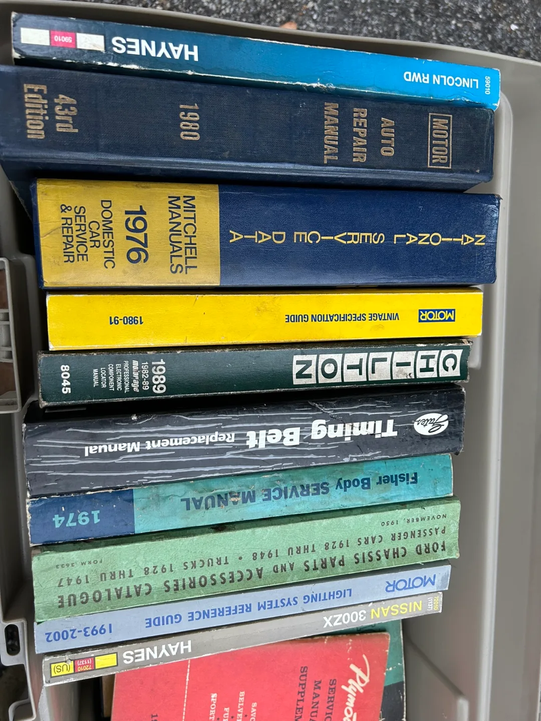 Vintage auto mechanics books image indicator(2)