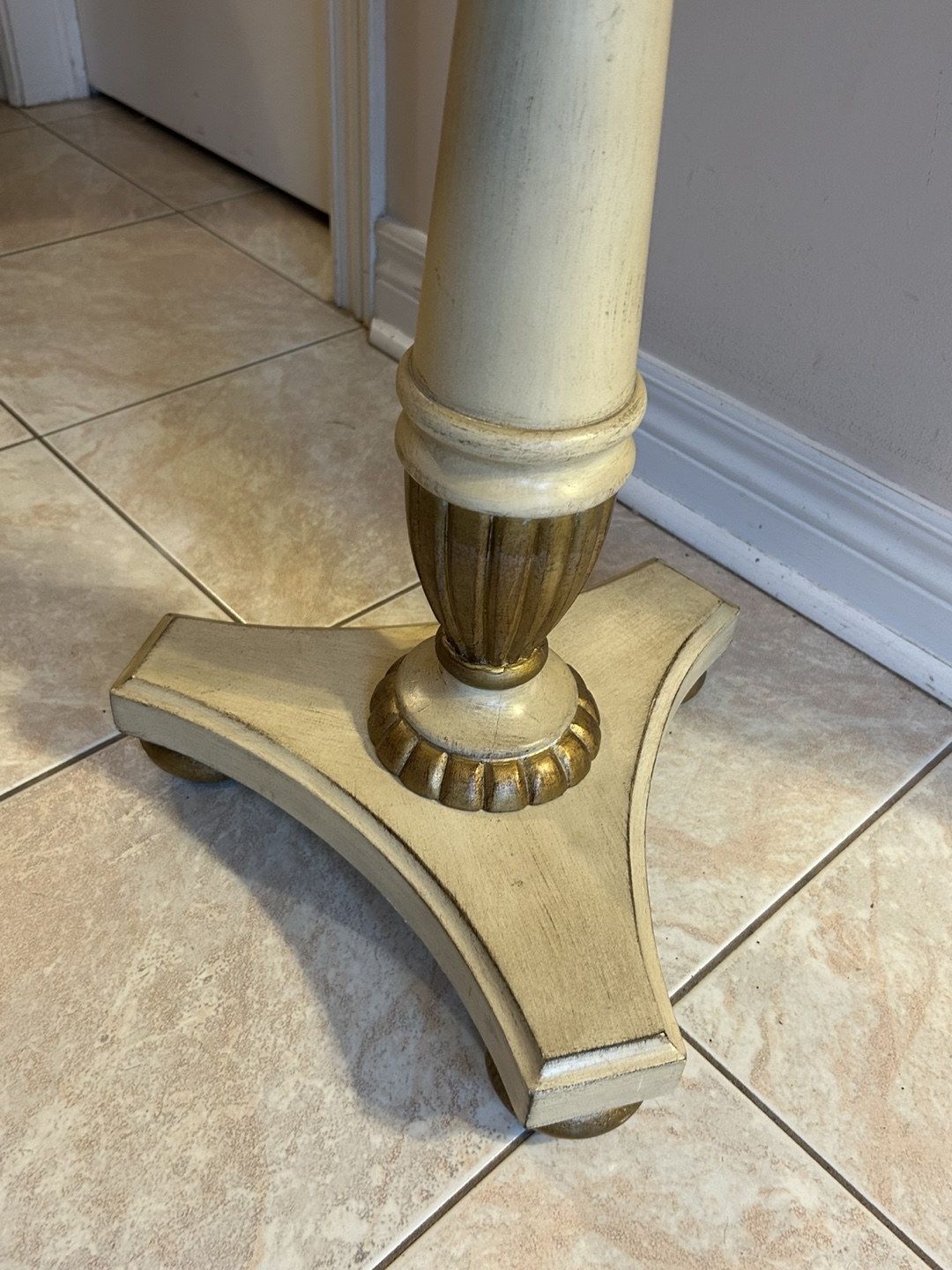 Ornate Round Accent Table - photo 5