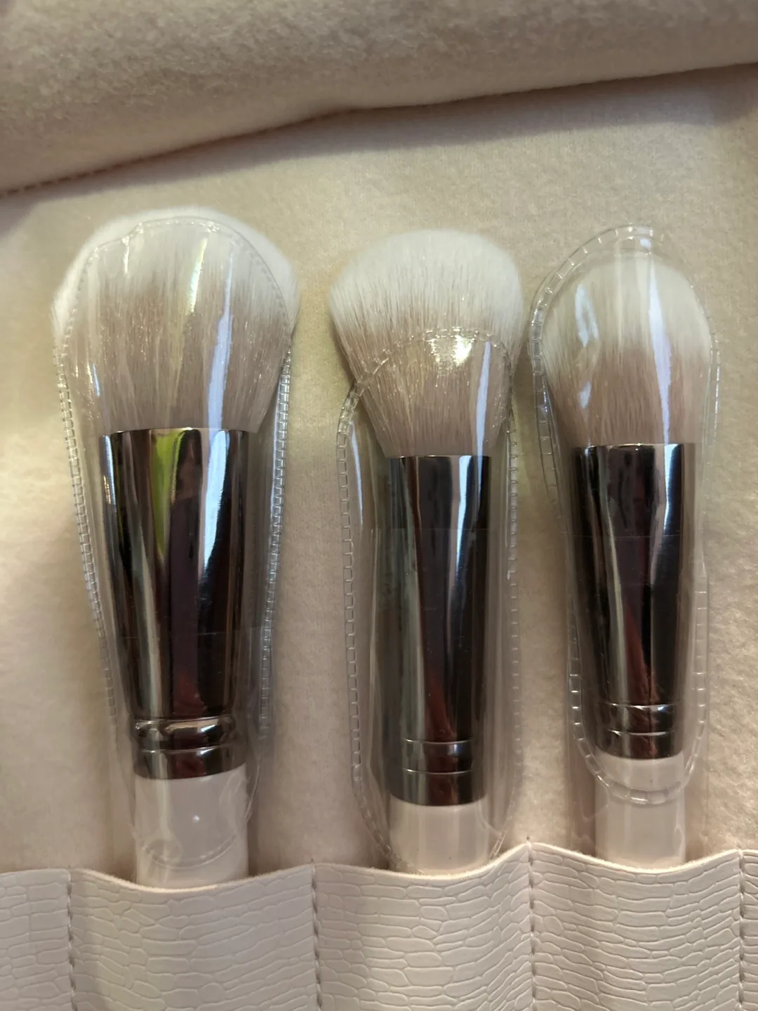 ColourPop 12-Piece Brush Set with Roll-Up Case image indicator(2)