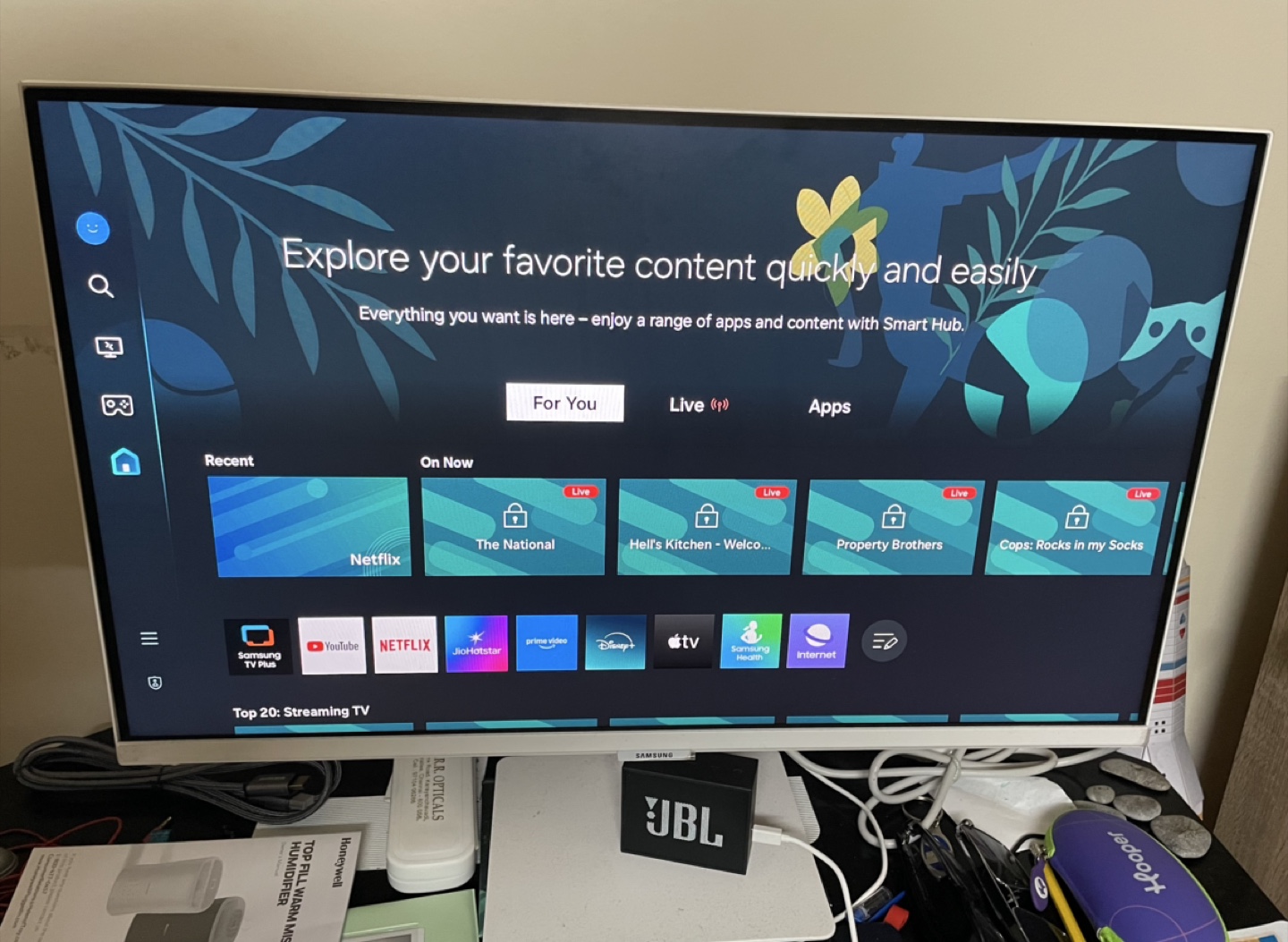 Samsung Smart TV and Monitor M5 27”
