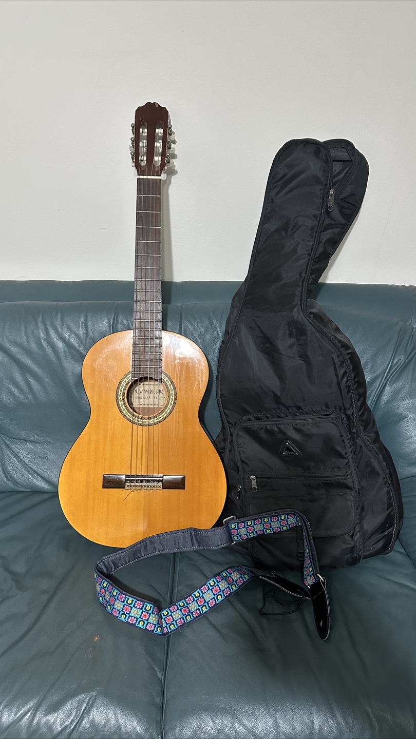 New York Pro Classical Guitar with Gig Bag