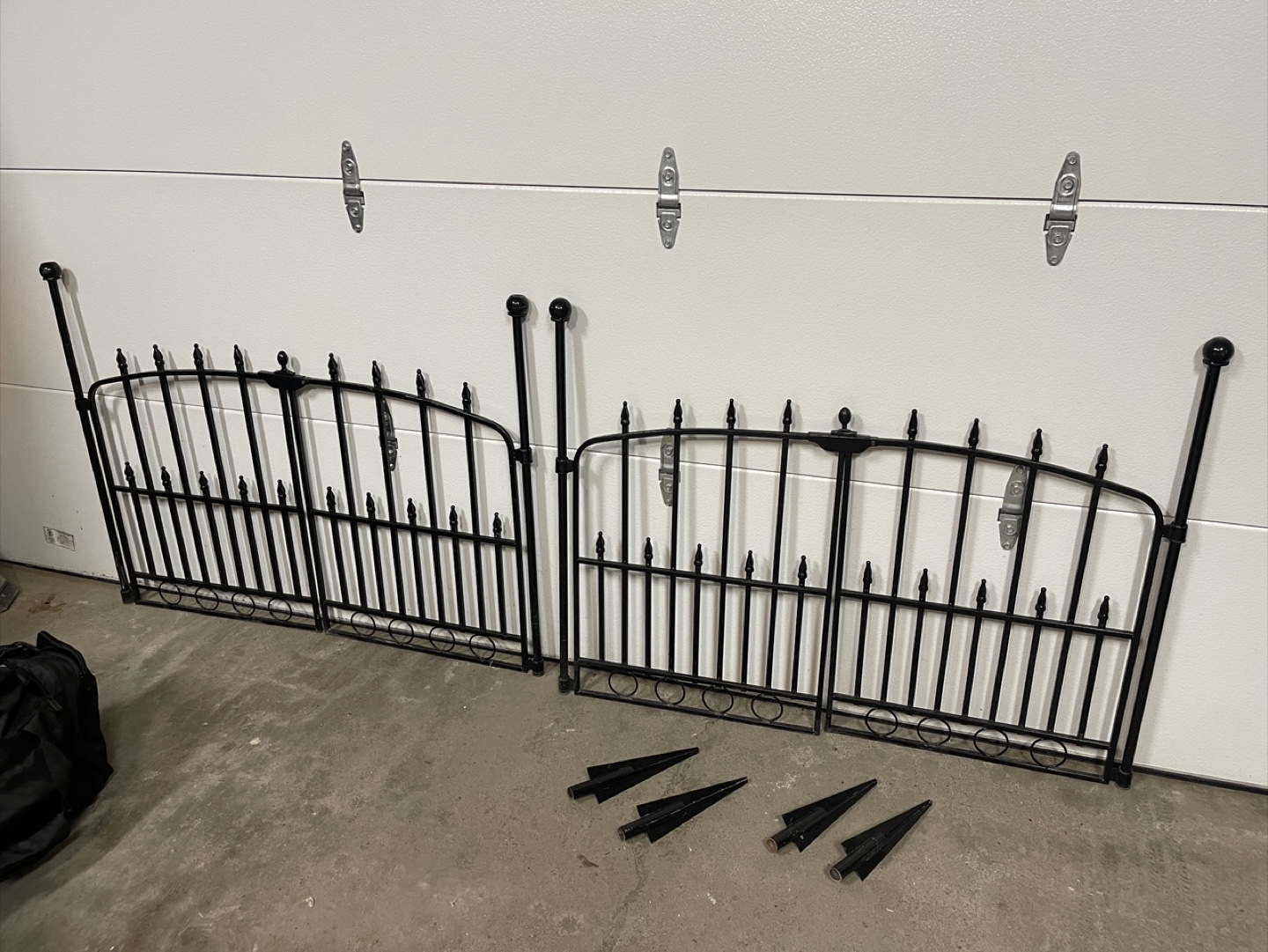 Black Metal Garden Pet Gate Set
