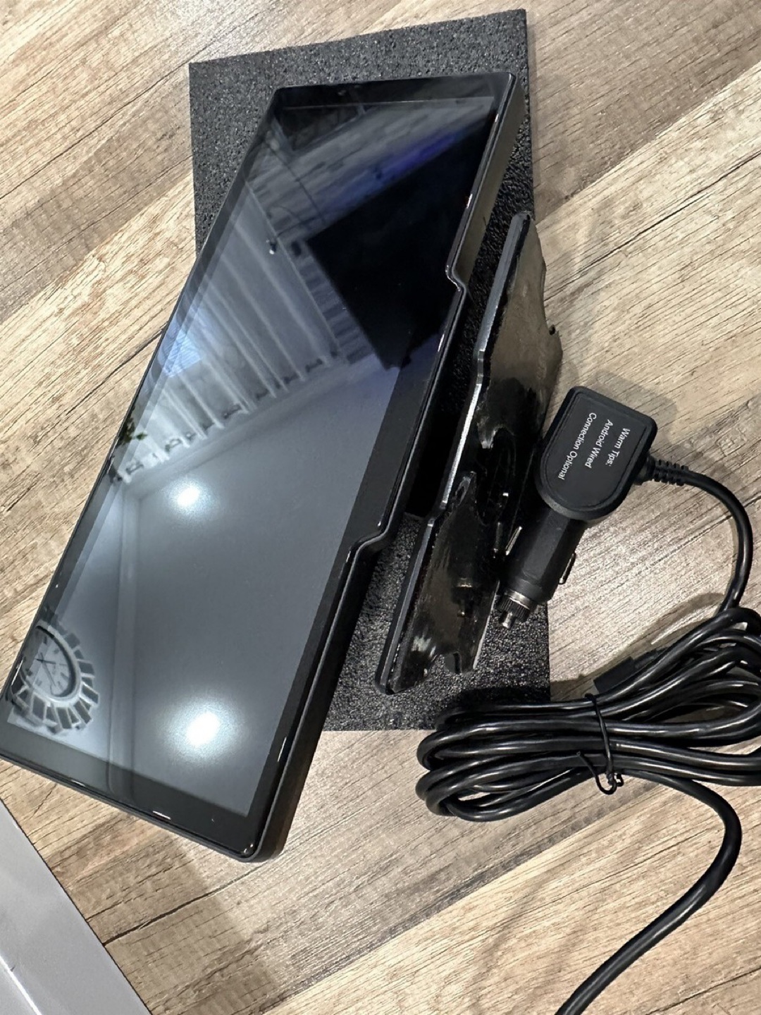 9.6-inch CarPlay/Android Auto touchscreen display with dash cam - photo 2