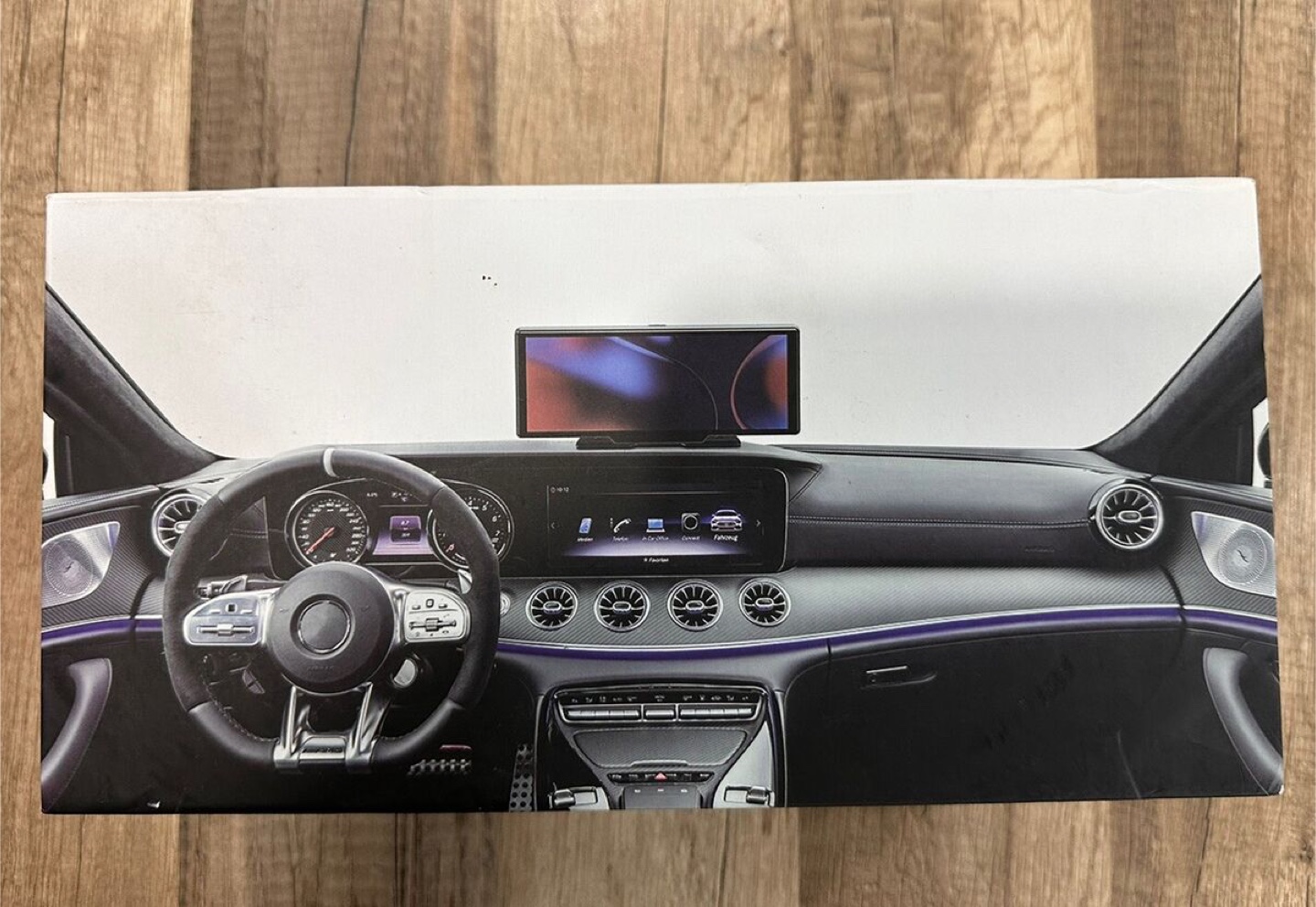 9.6-inch CarPlay/Android Auto touchscreen display with dash cam