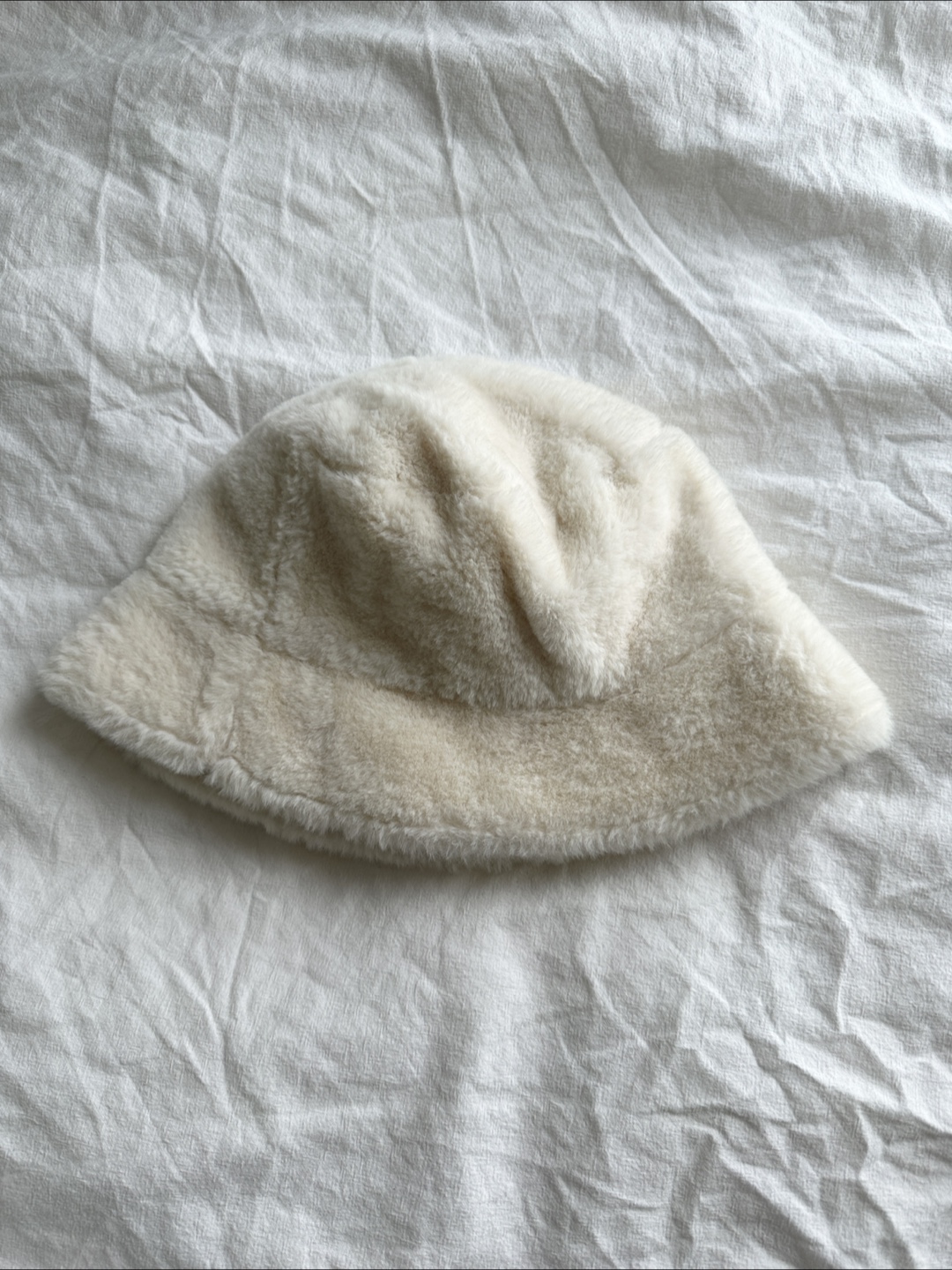 Cream-coloured Fuzzy Bucket Hat - photo 2