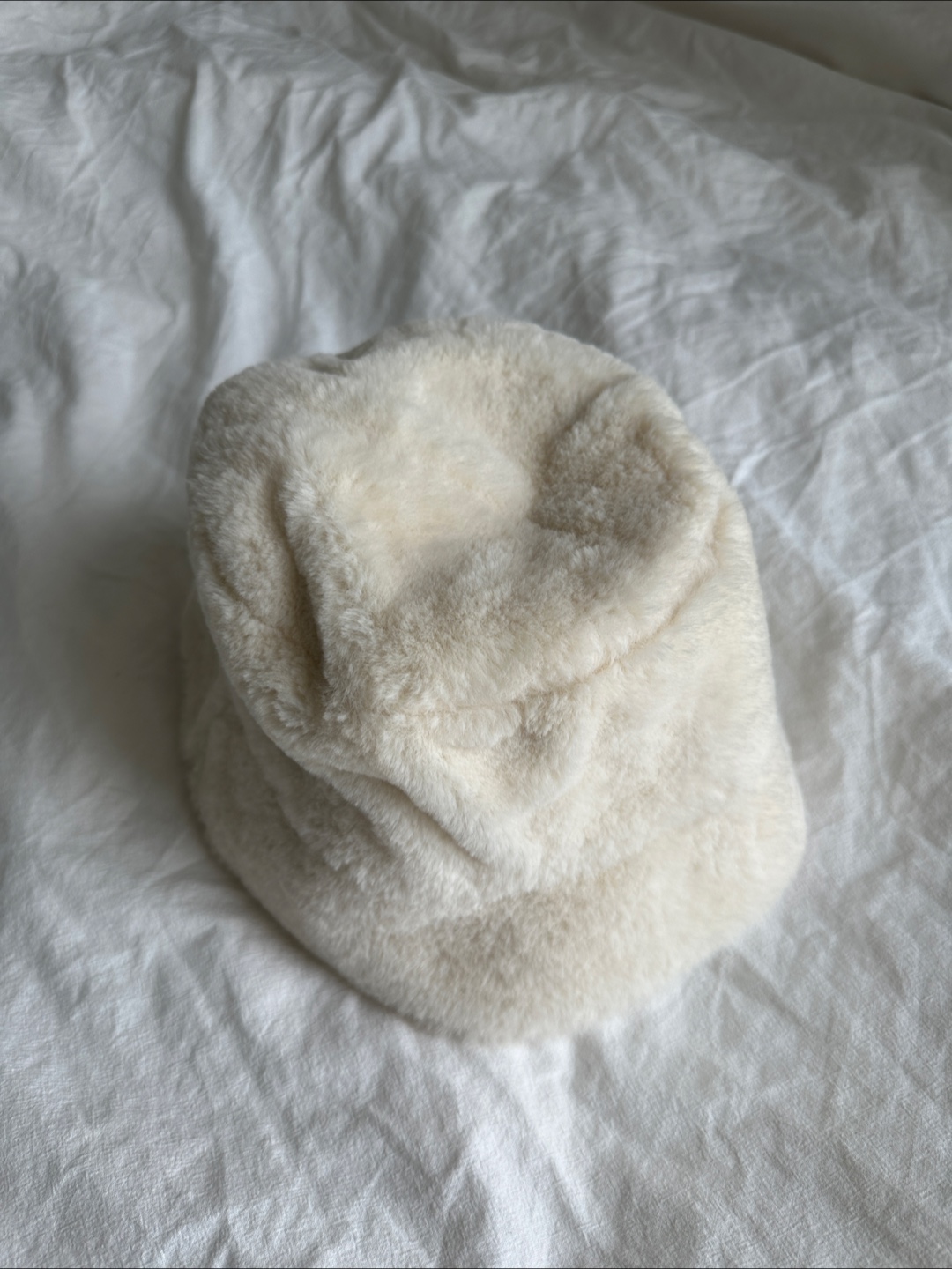 Cream-coloured Fuzzy Bucket Hat - photo 3