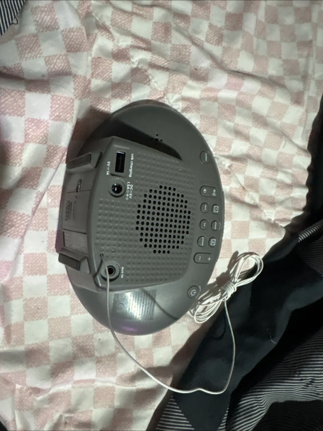 iHome Rechargeable Bluetooth Alarm Clock image indicator(2)