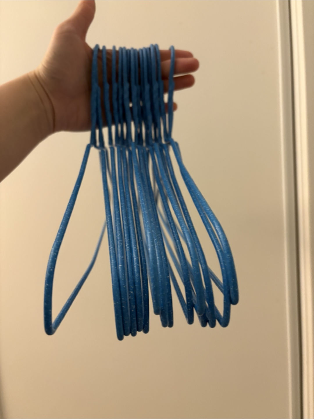 15 Blue Glitter Wire Hangers - photo 2