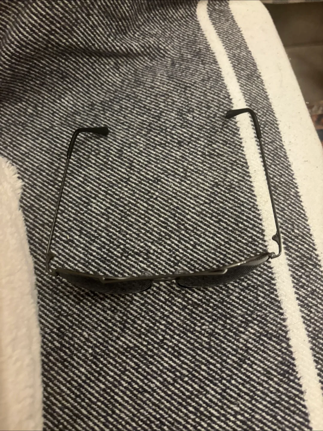 Aviator Sunglasses image indicator(2)