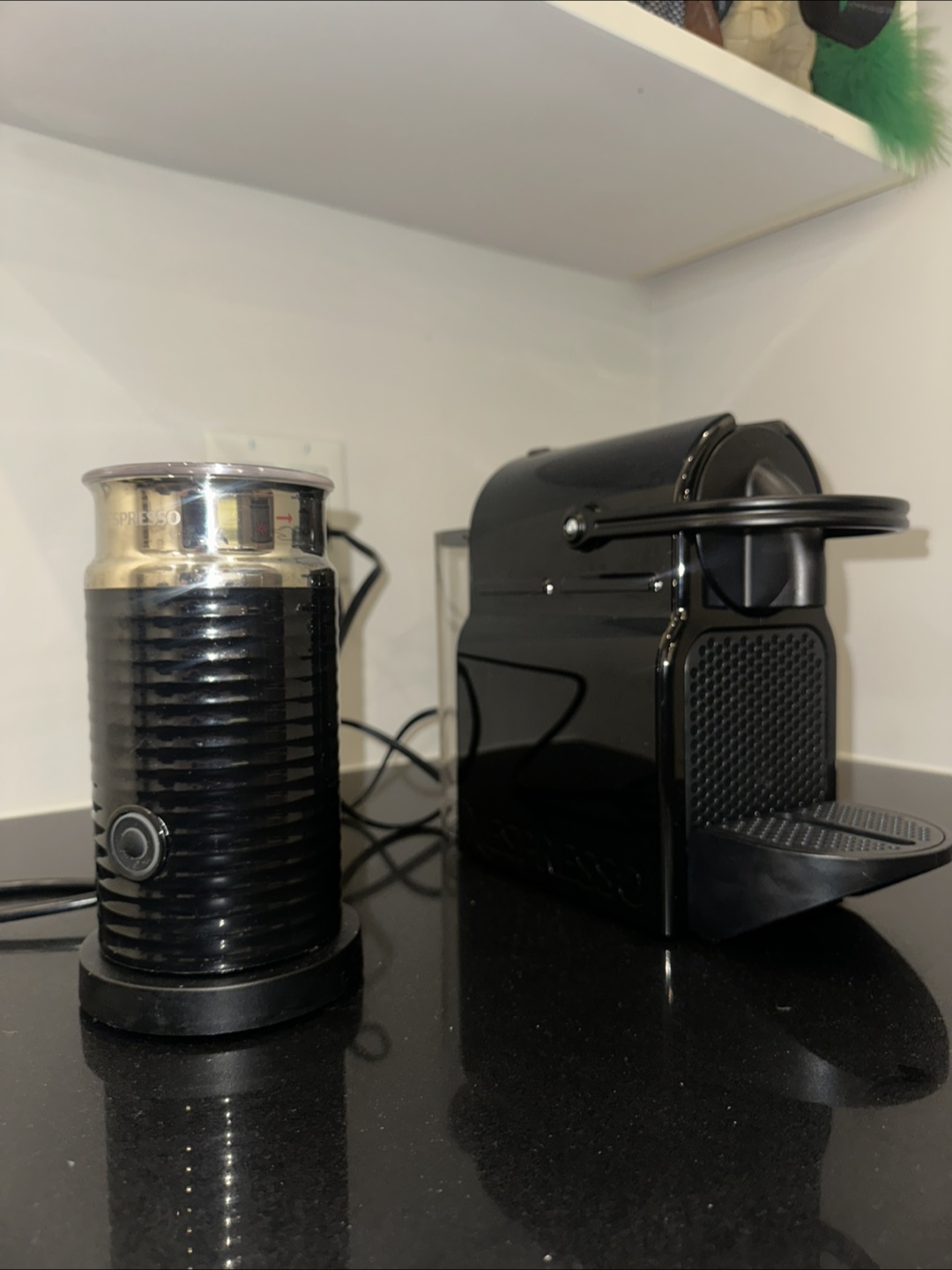 Nespresso by DeLonghi Coffee Espresso Machine with Milk Frother