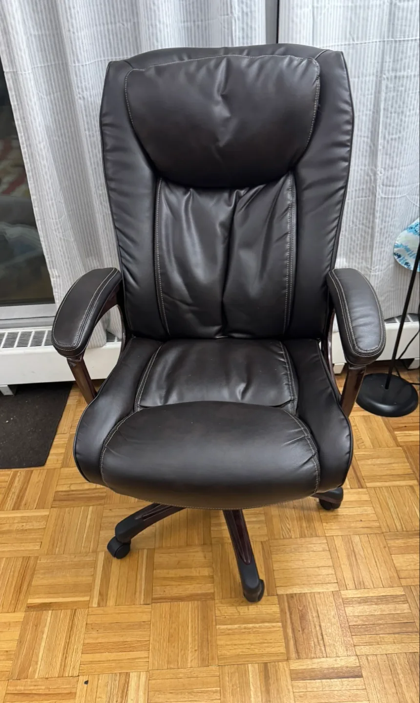 [Pick up only] Executive Office Chair - Brown Leather thumbnail