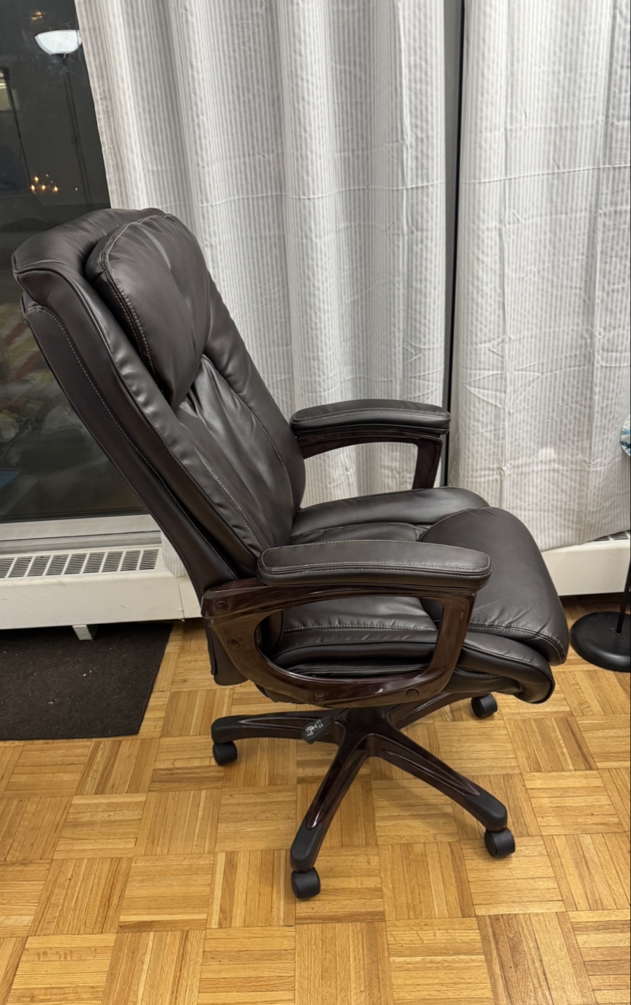 [Pick up only] Executive Office Chair - Brown Leather - photo 2
