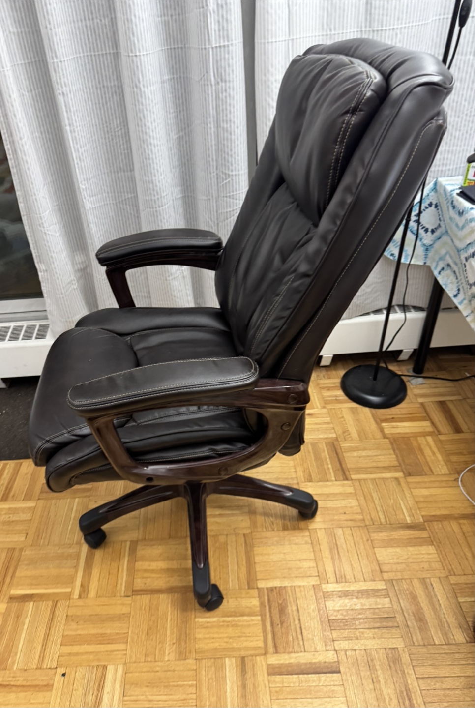 [Pick up only] Executive Office Chair - Brown Leather - photo 3