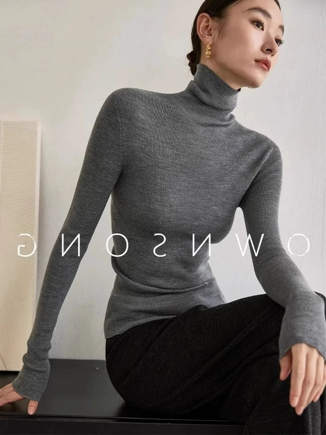 Grey Turtleneck Long Sleeve Knit Top