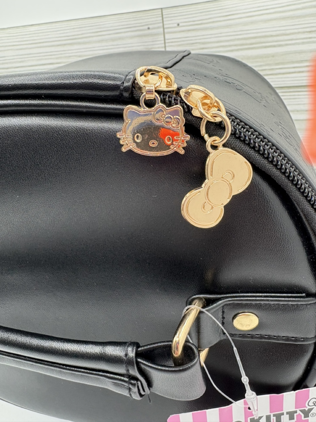 Hello Kitty Black Cosmetic Travel Case - photo 3