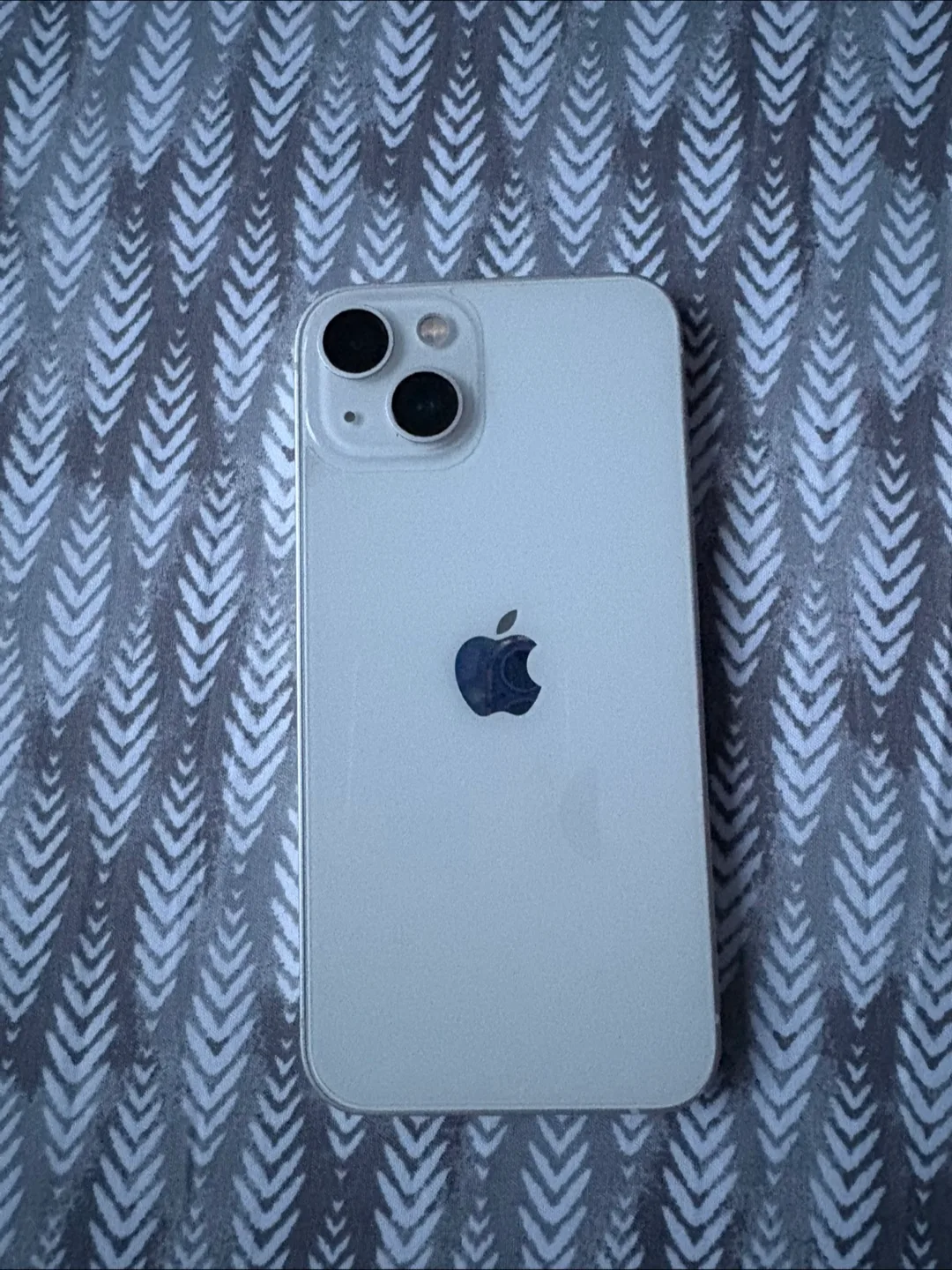 iPhone 13 - White - 128GB thumbnail
