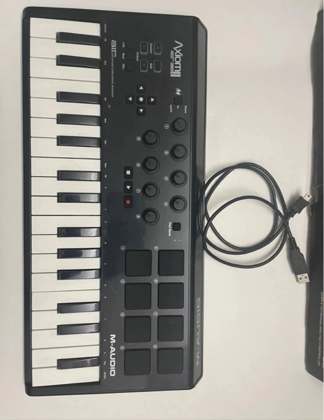 M-Audio Axiom Air Mini 32 Keyboard Controller 🧡 image indicator(4)