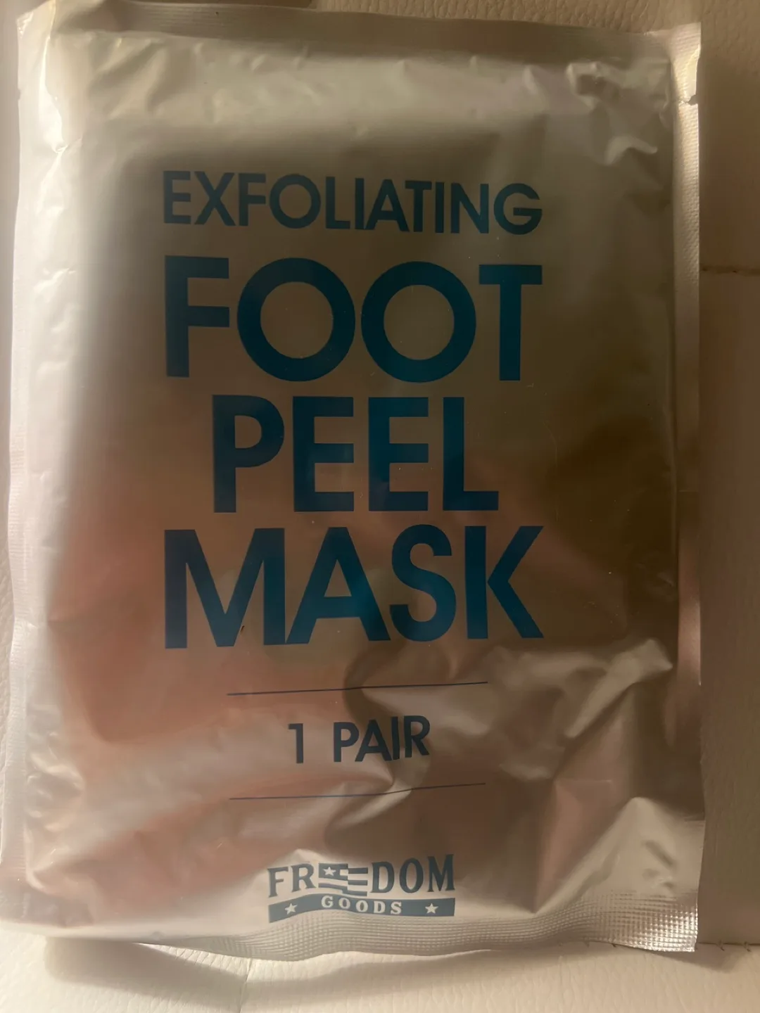 🧡Freedom Goods Exfoliating Foot Peel Mask - 1 Pair image indicator(3)