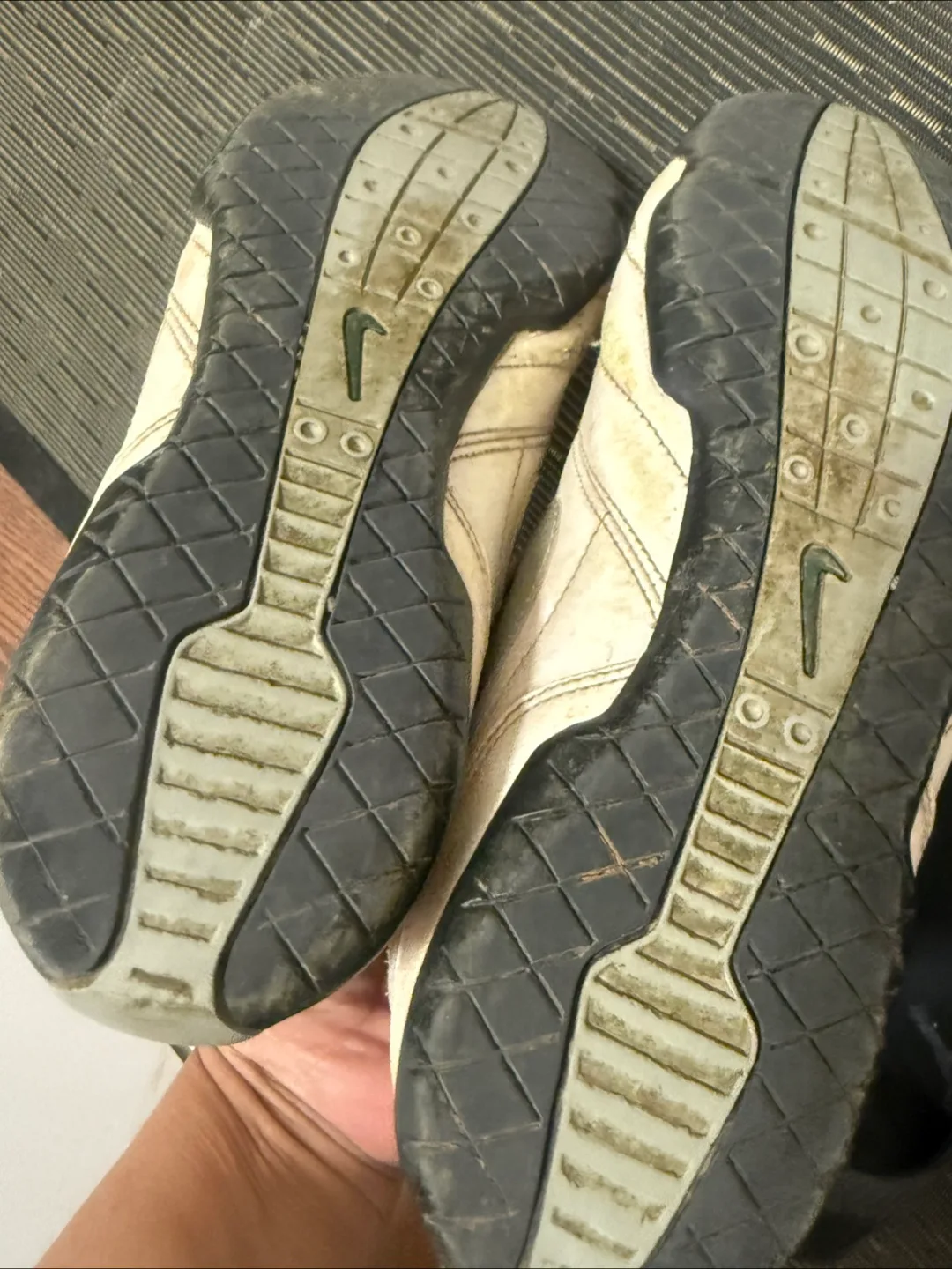 Nike shoes white🧡 image indicator(2)