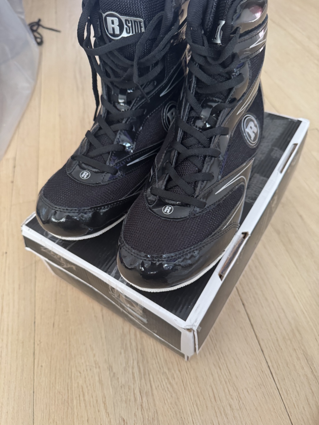 R Side Boxing Boots - Size 10