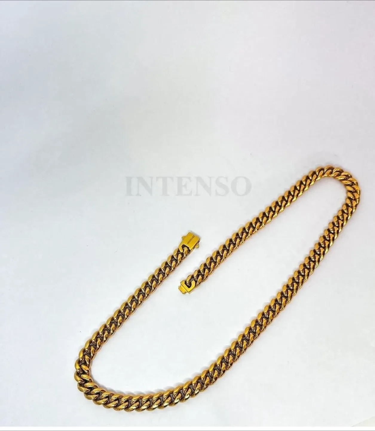 Coated in Pure 18 K Gold 22 inch , 10 MM Cuban link chain image indicator(5)