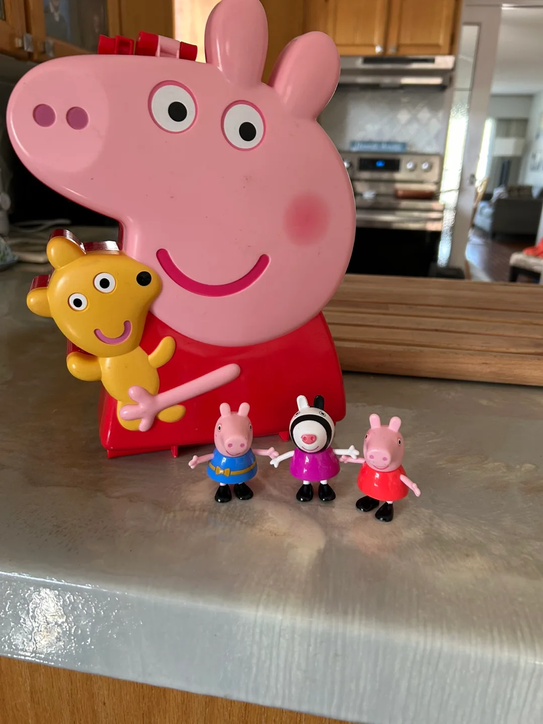 Peppa Pig Family Figure Playset with Carry Case thumbnail