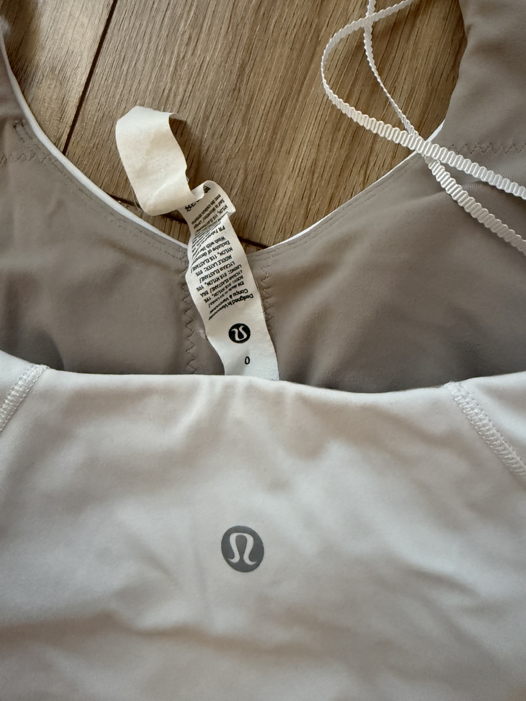 Lululemon White Halter Crop Top Size 0 - photo 3