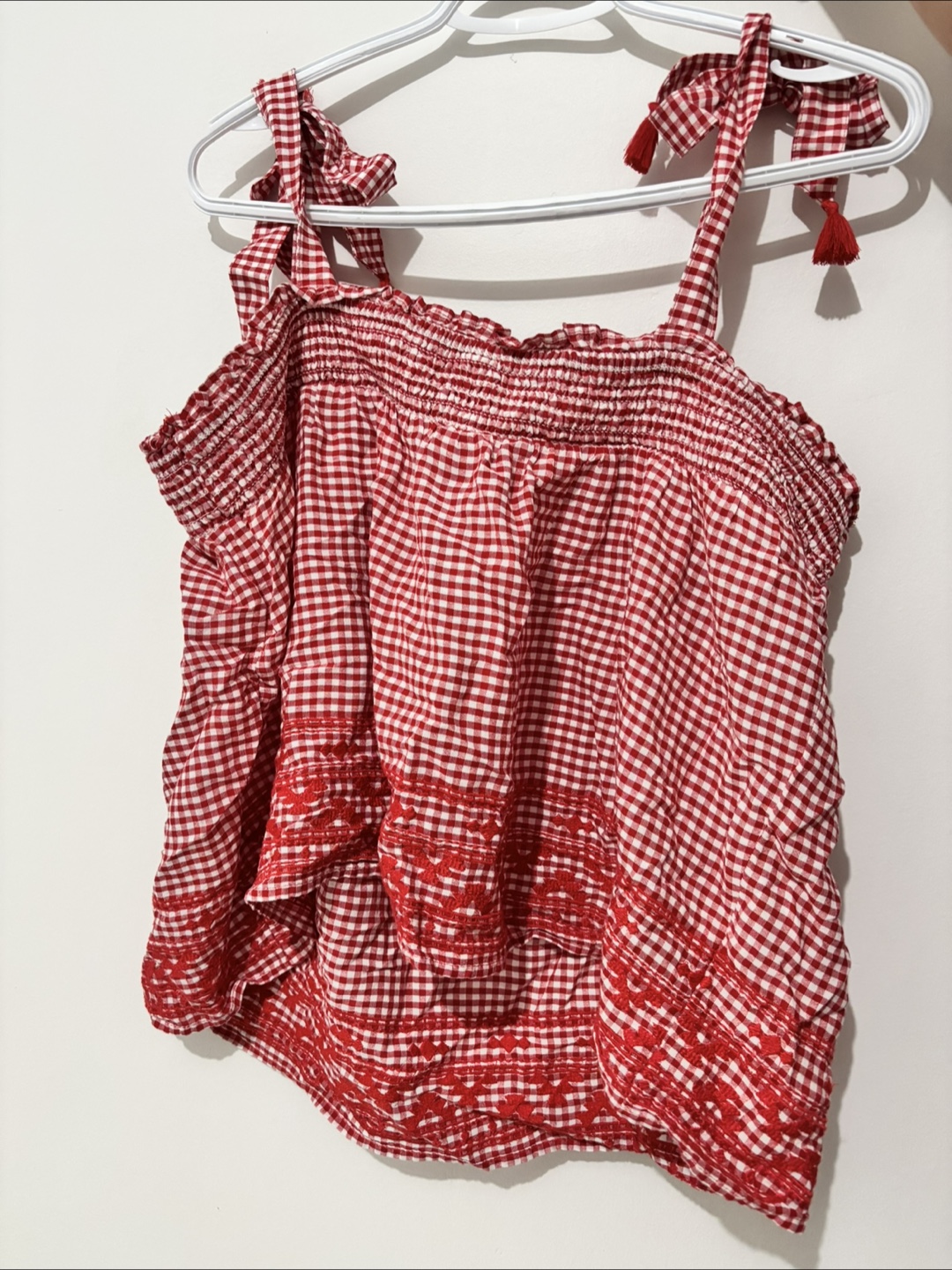 Women's clothing bundle, 3 different style tops