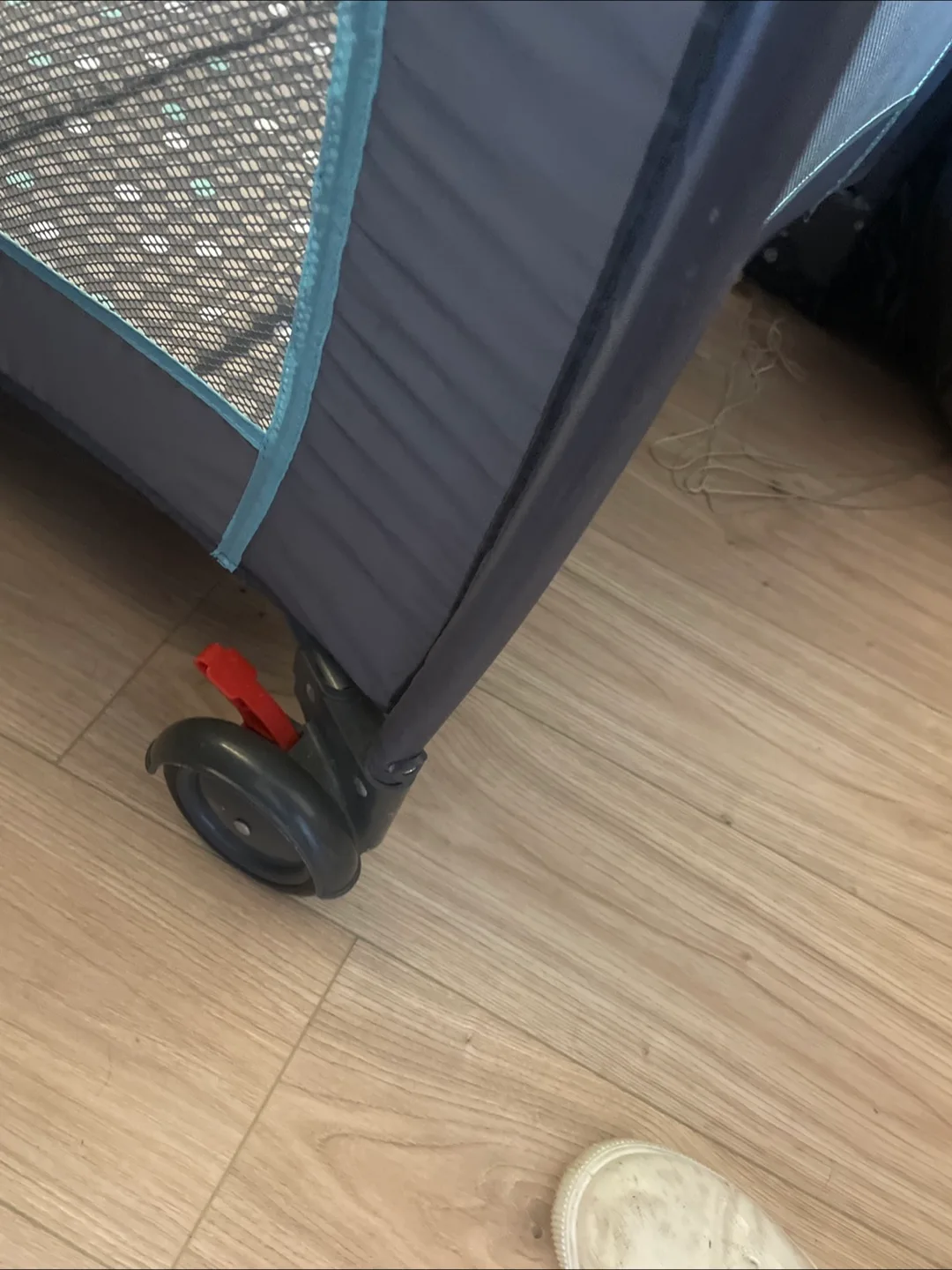 Babies R Us Playard image indicator(3)