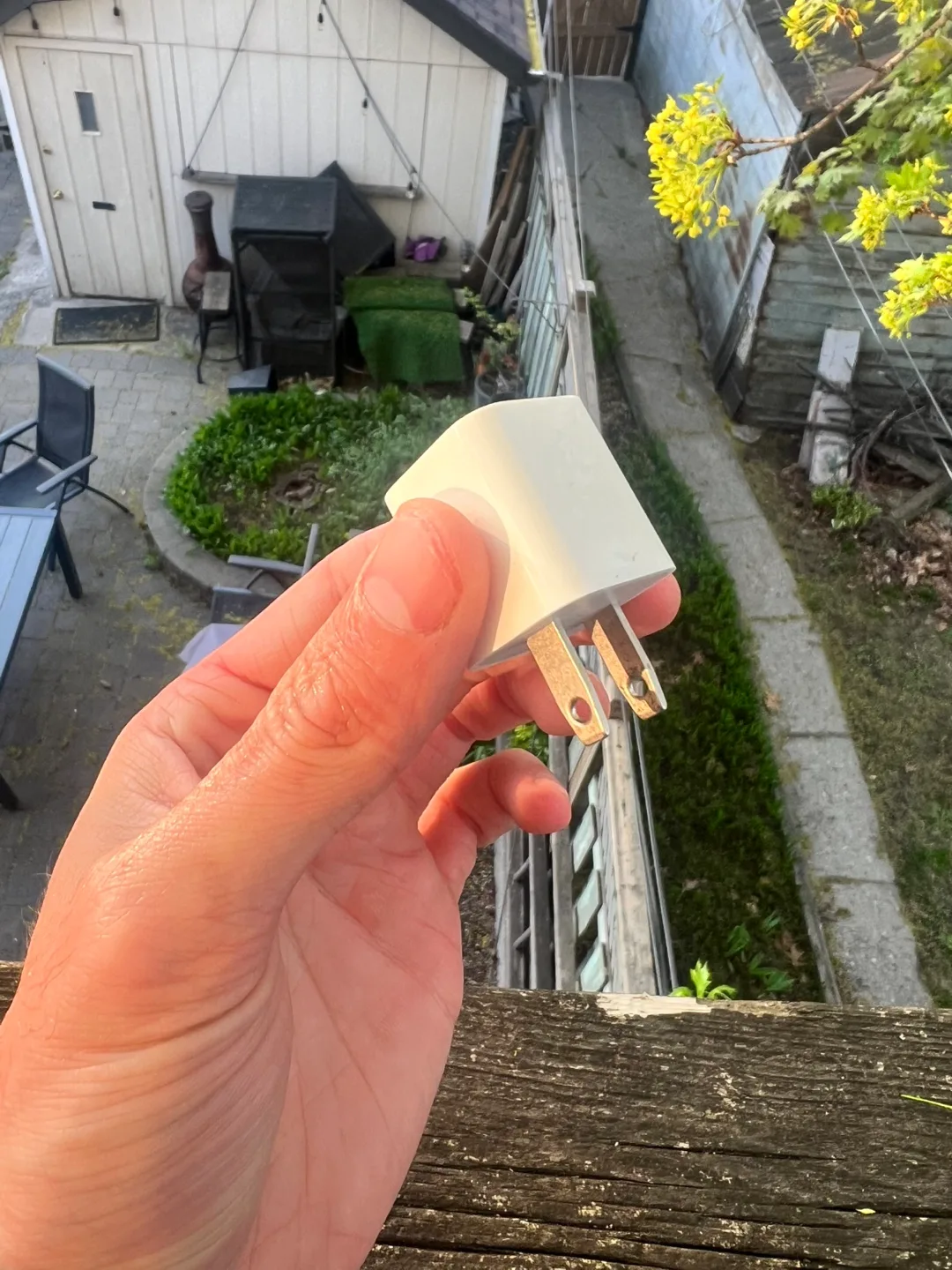 Apple USB Power Adapter image indicator(2)