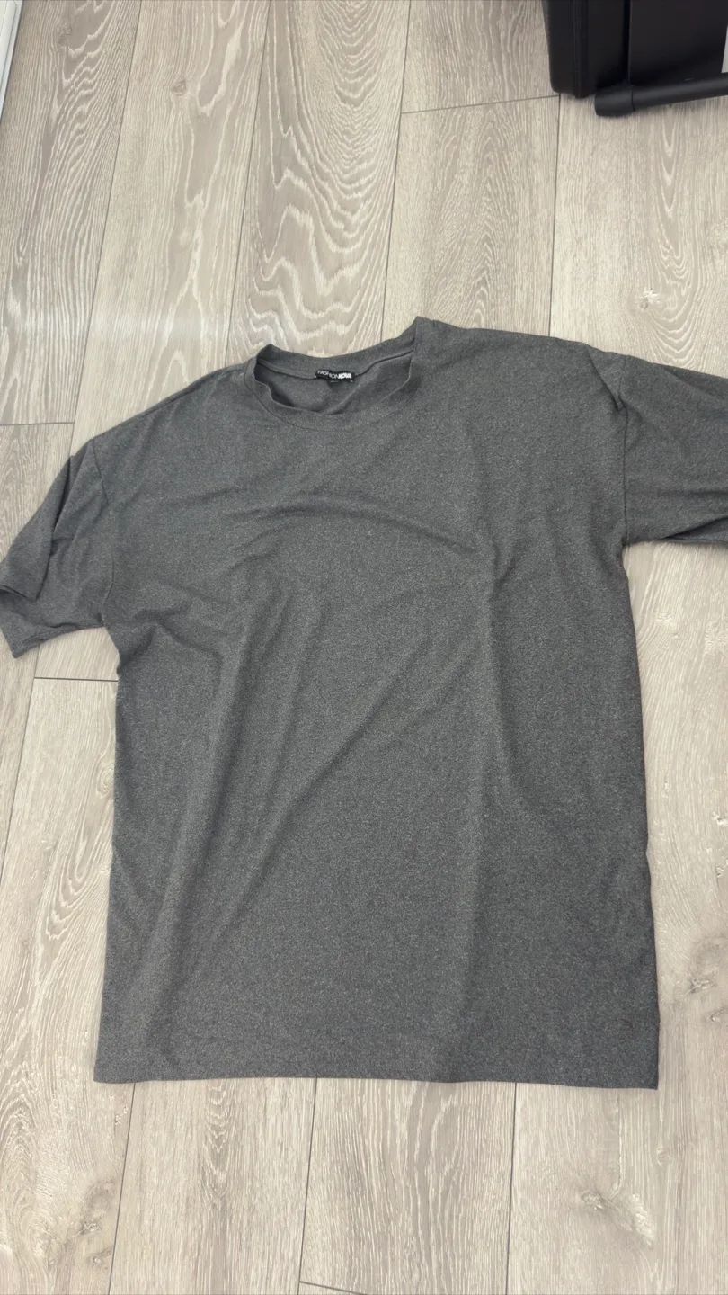 Fashion Nova XL Grey T-Shirt thumbnail