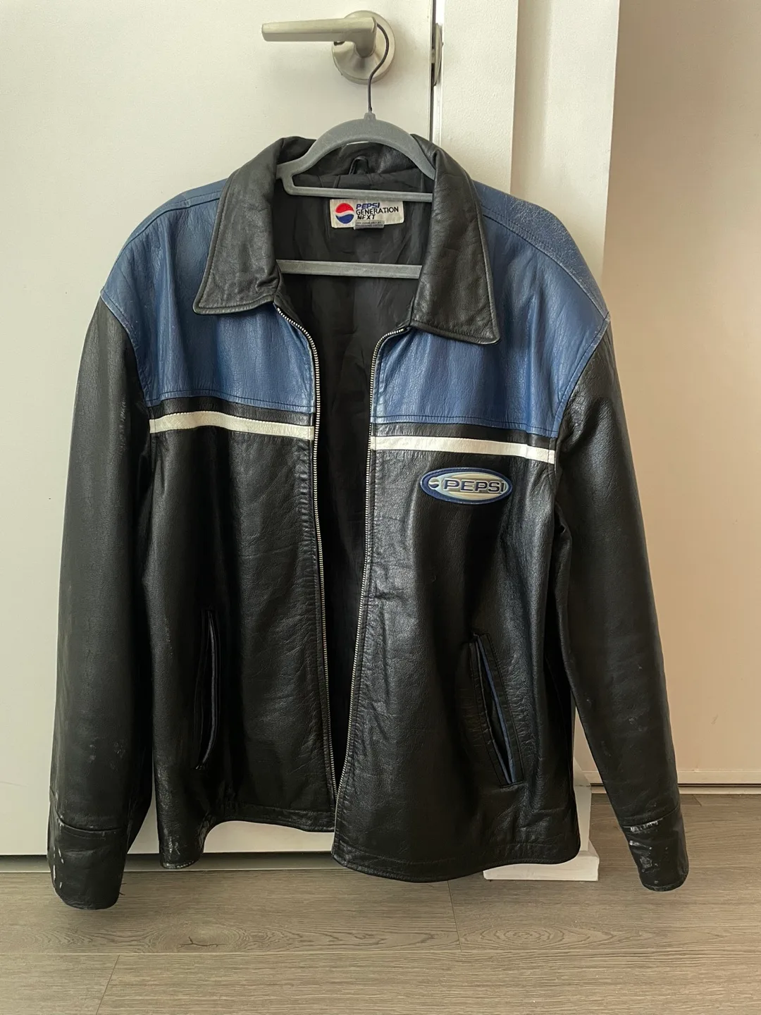 Vintage Pepsi Leather Jacket - Size XL image indicator(2)