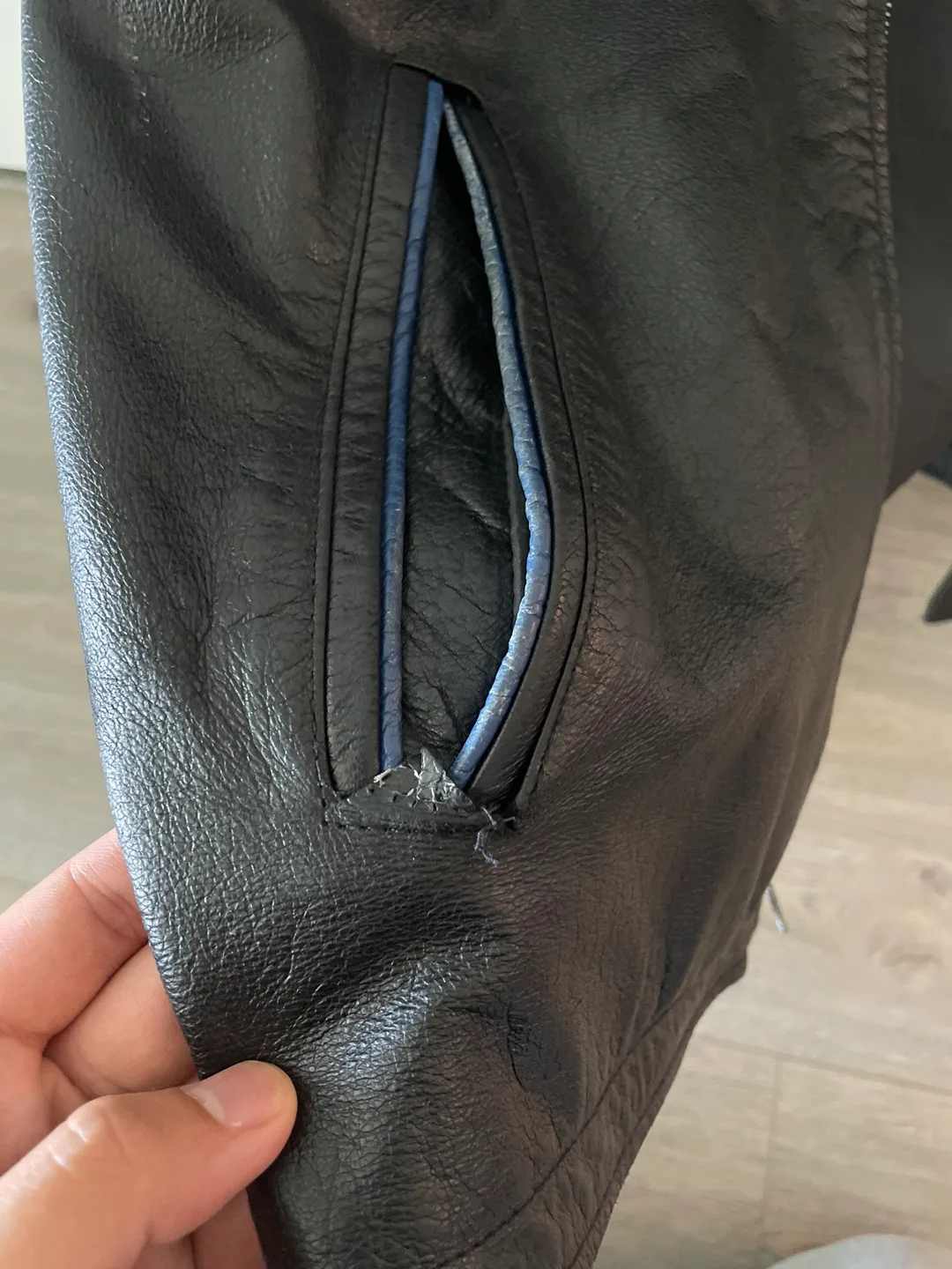 Vintage Pepsi Leather Jacket - Size XL image indicator(7)