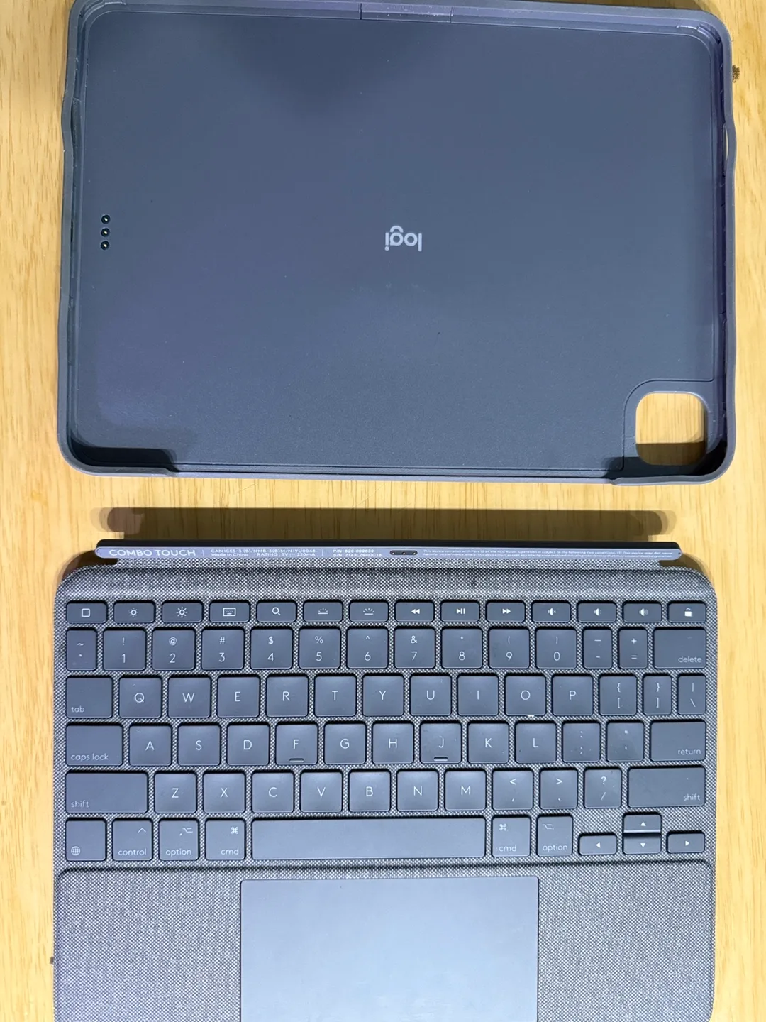 iPad Pro 11 inch 128g with logi keyboard image indicator(3)