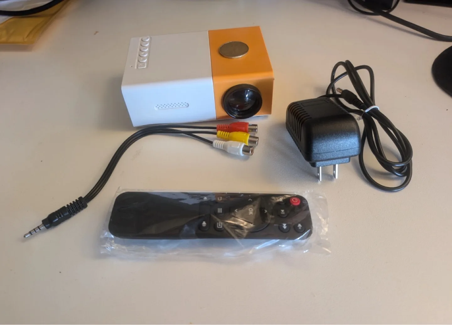 Mini Portable Projector with Remote thumbnail