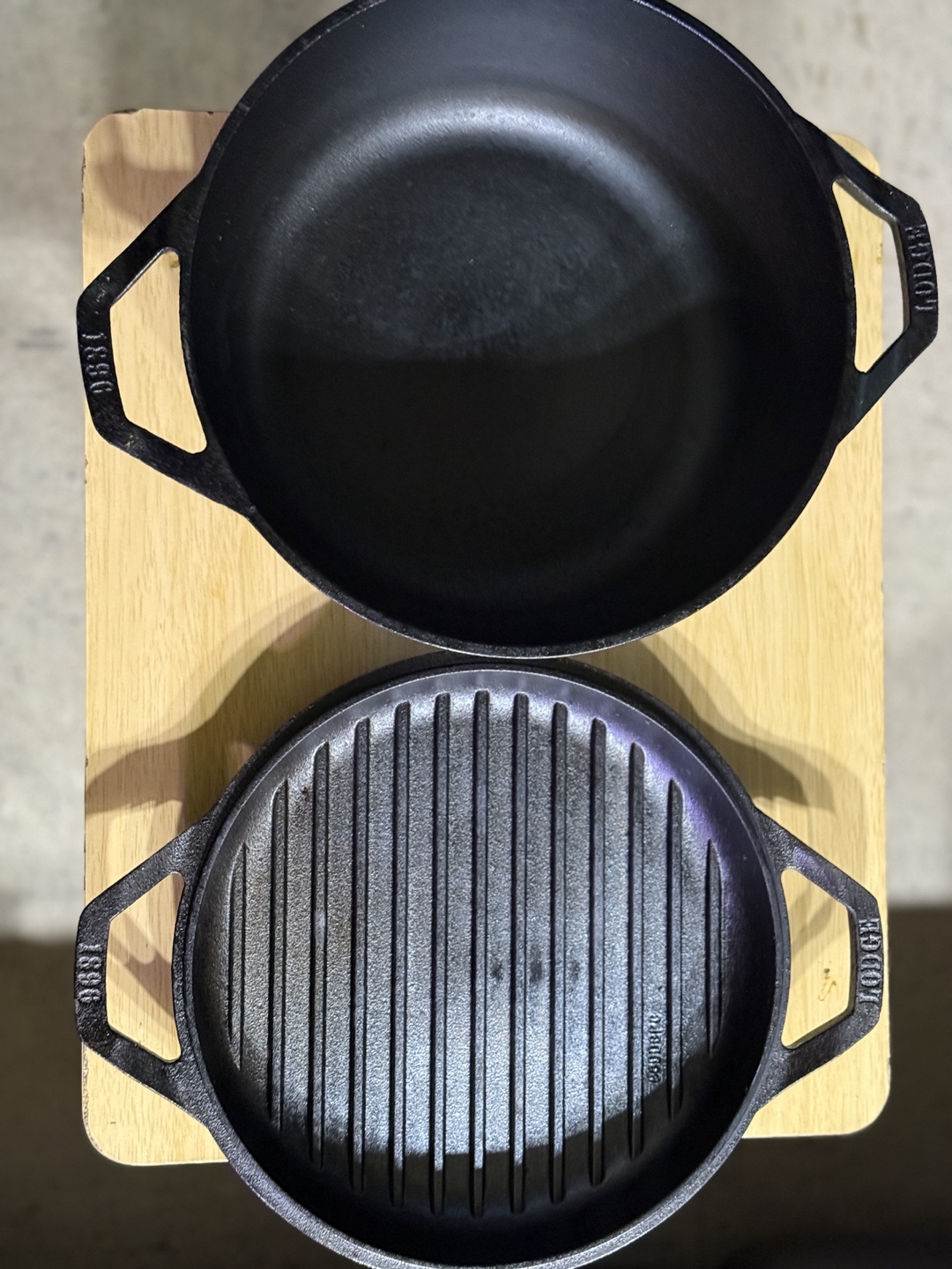 Lodge Cast Iron Dutch Oven