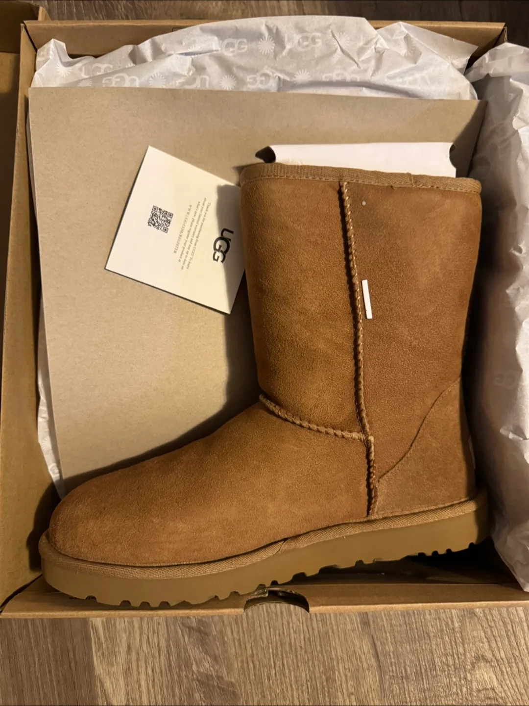 UGG Classic Mini Boots thumbnail