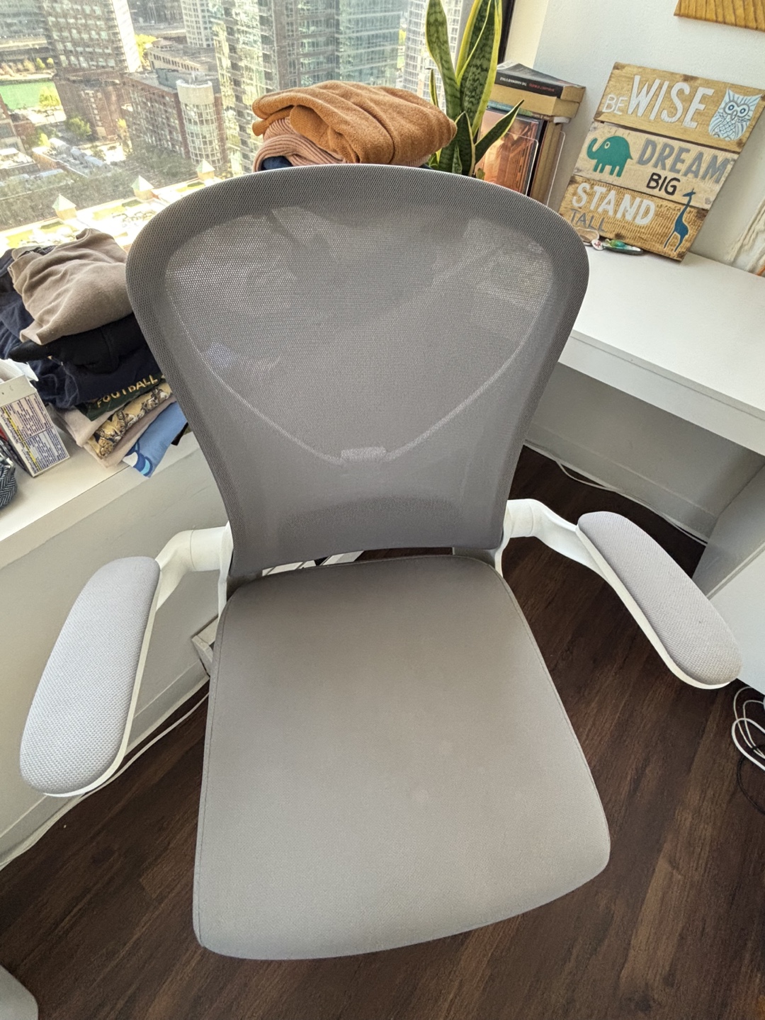 Gray Mesh Office Chair with White Frame - photo 2