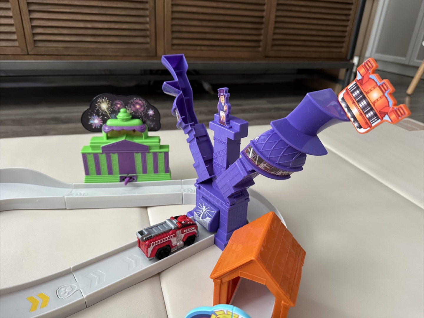 Paw Patrol The Movie Total City Rescue Set - photo 3