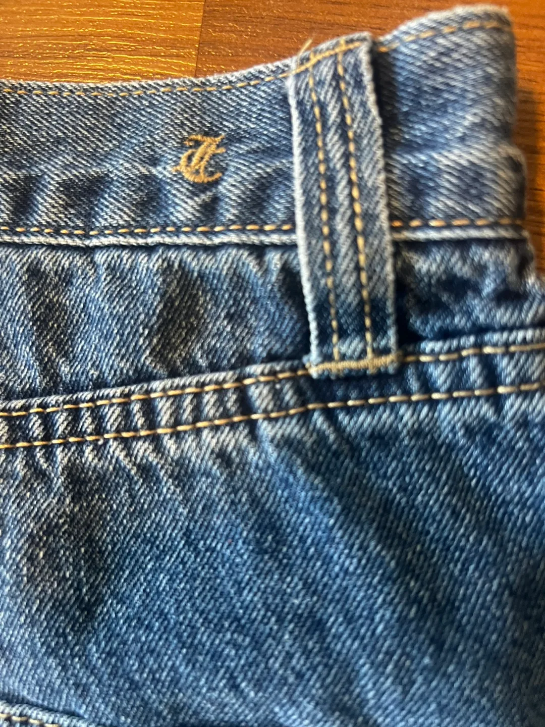 Juicy Couture Size 27 Distressed Jeans image indicator(4)