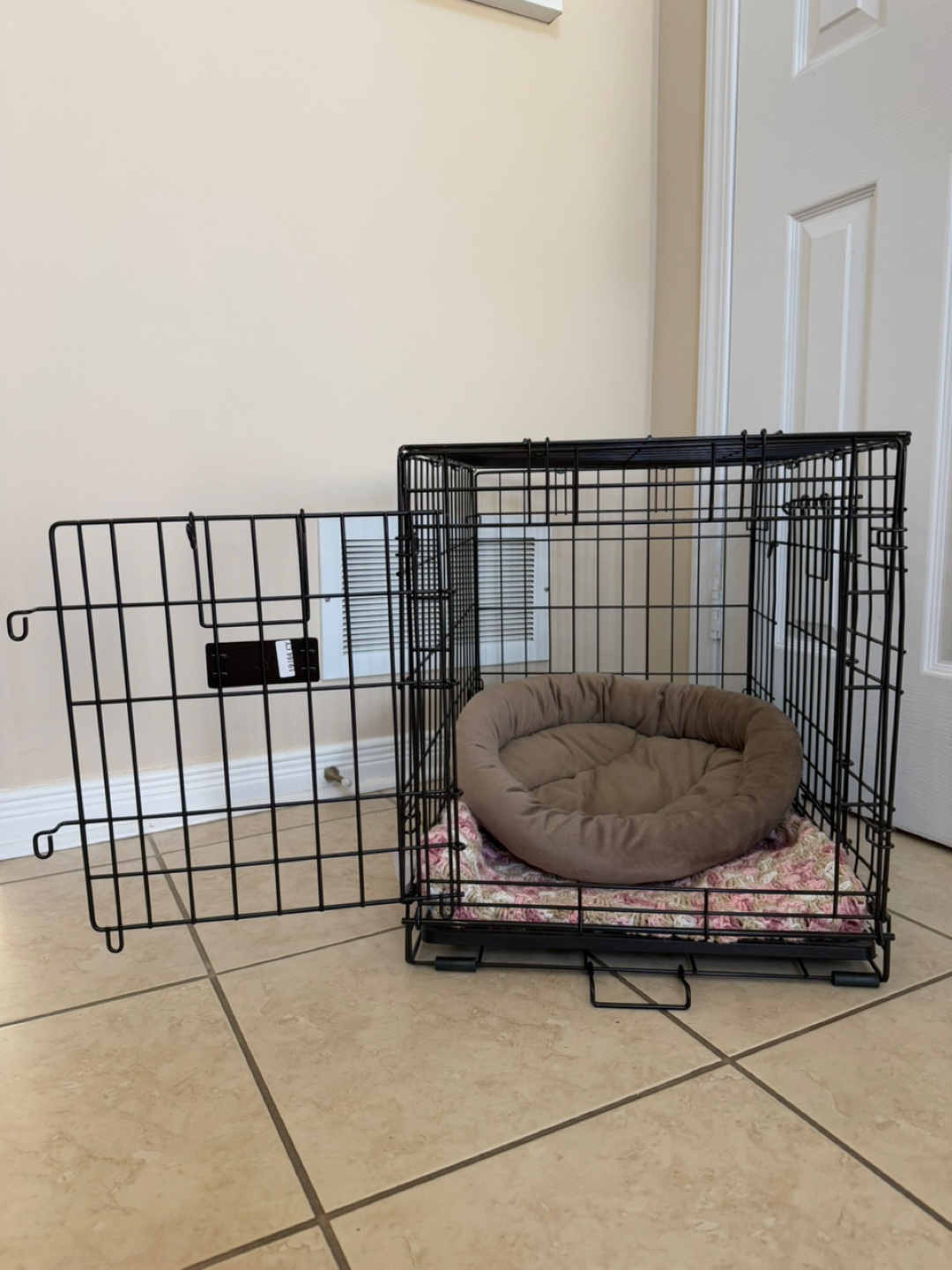 Black Metal Dog Crate with Tray